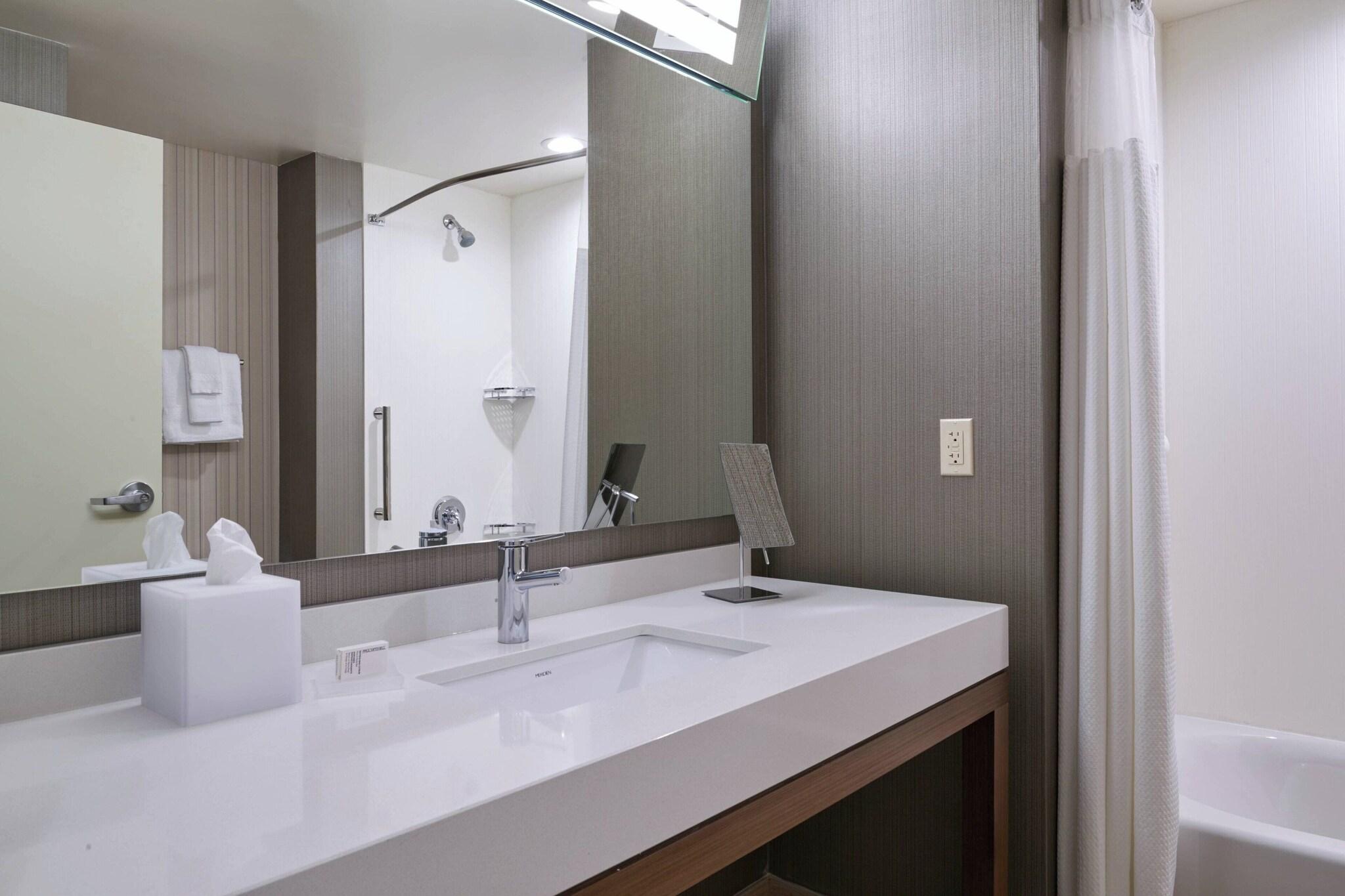 Courtyard By Marriott Jackson