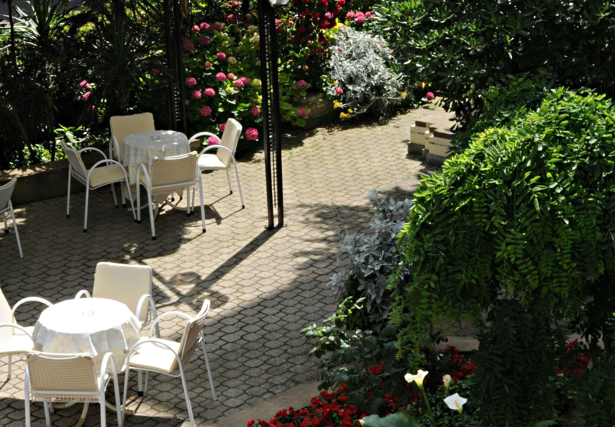 Hotel Stella - photo