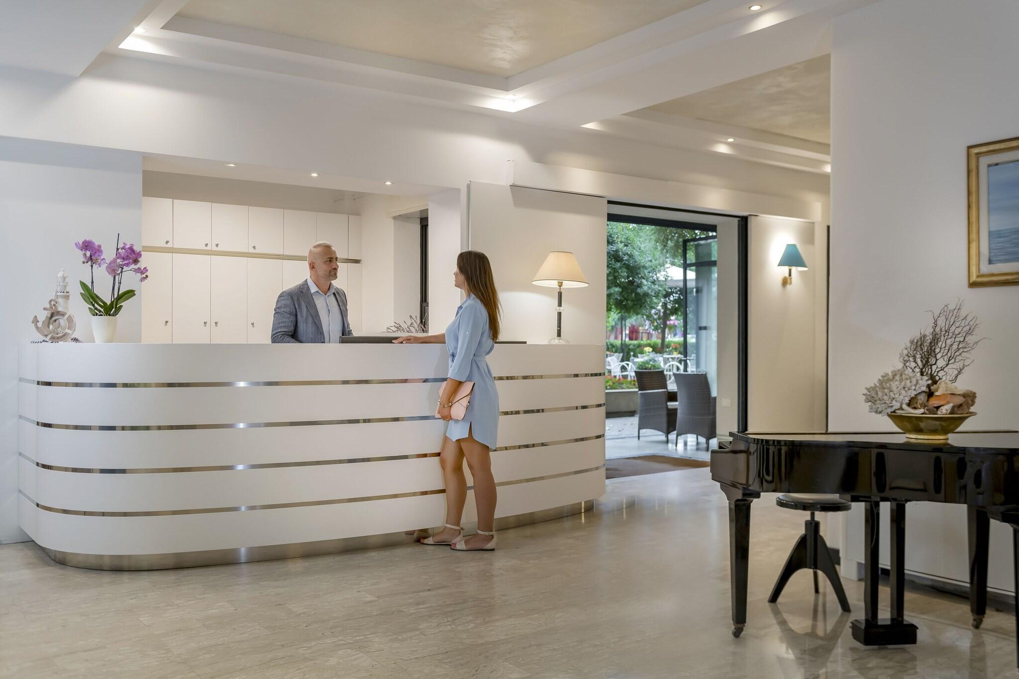 Hotel Stella - photo