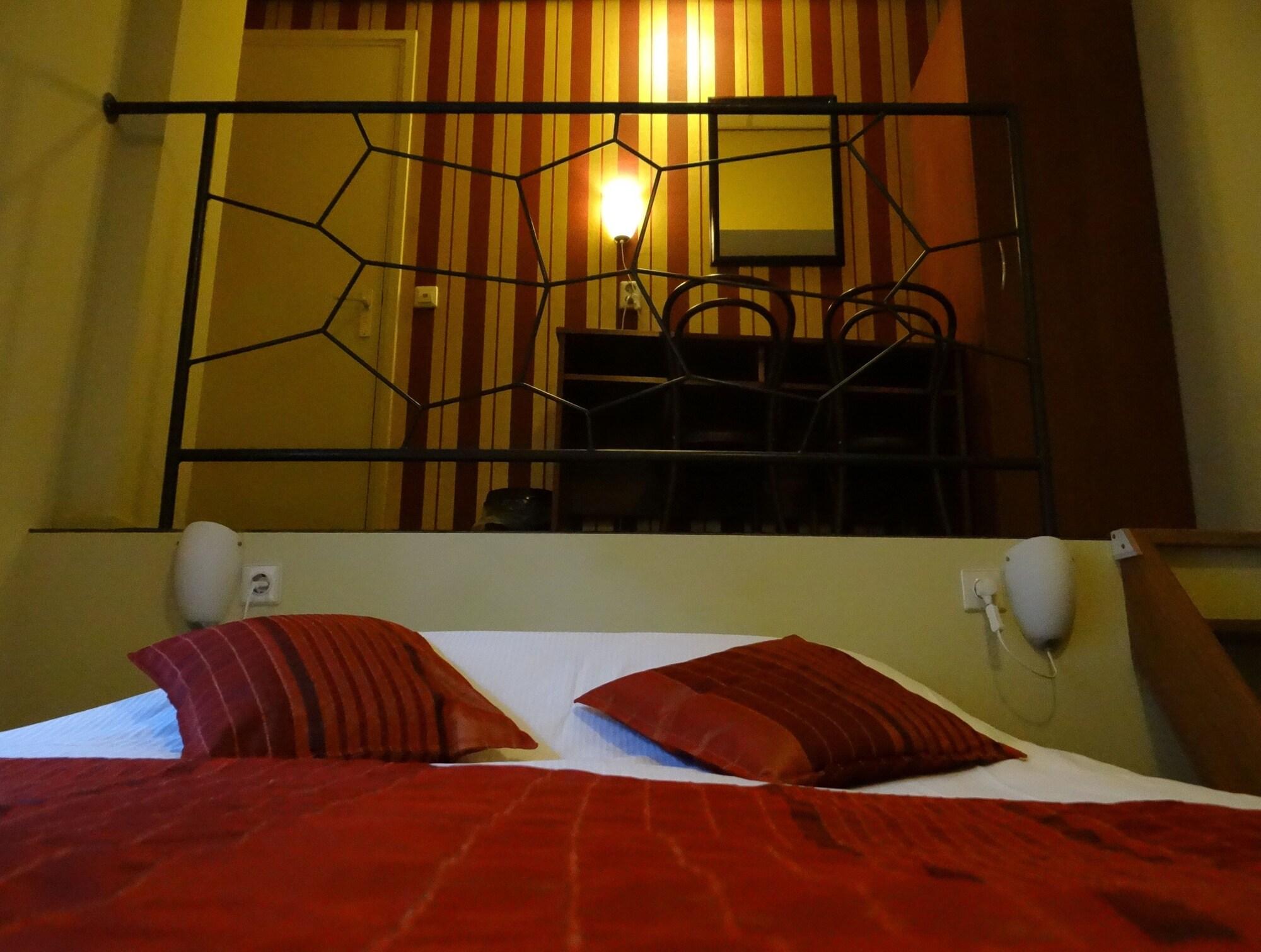 Martini Hotel by null