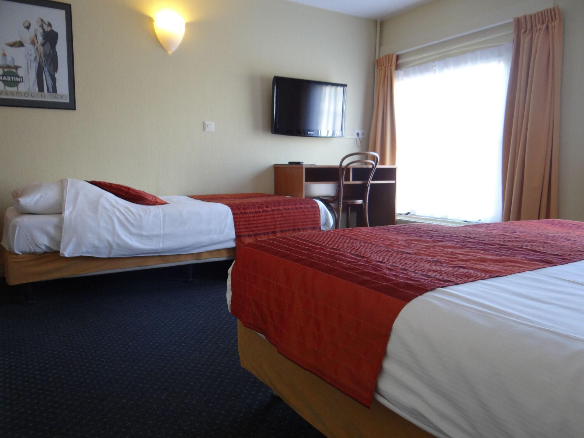 Martini Hotel by null