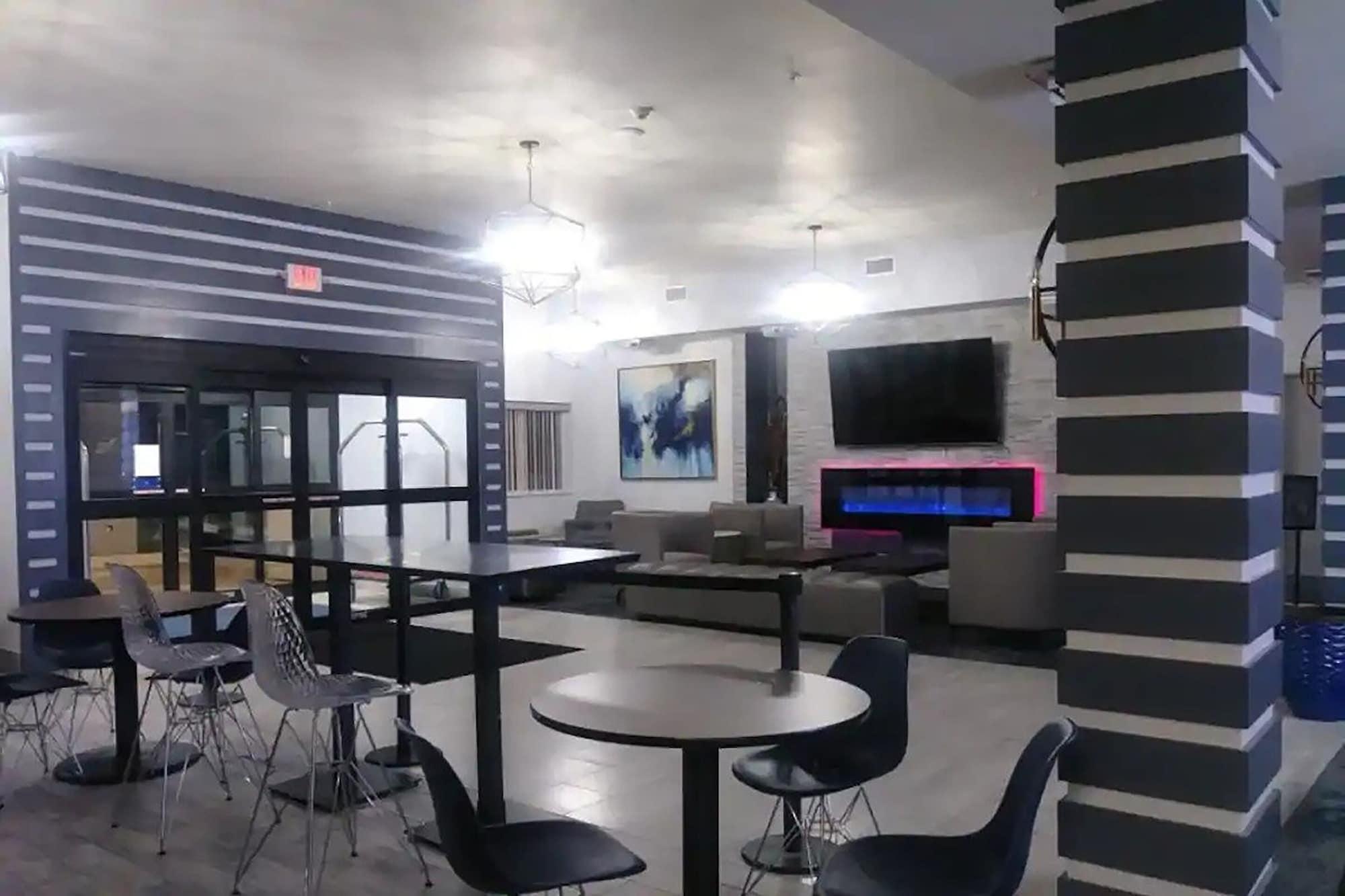 Coratel Inn & Suites Inver Grove Heights