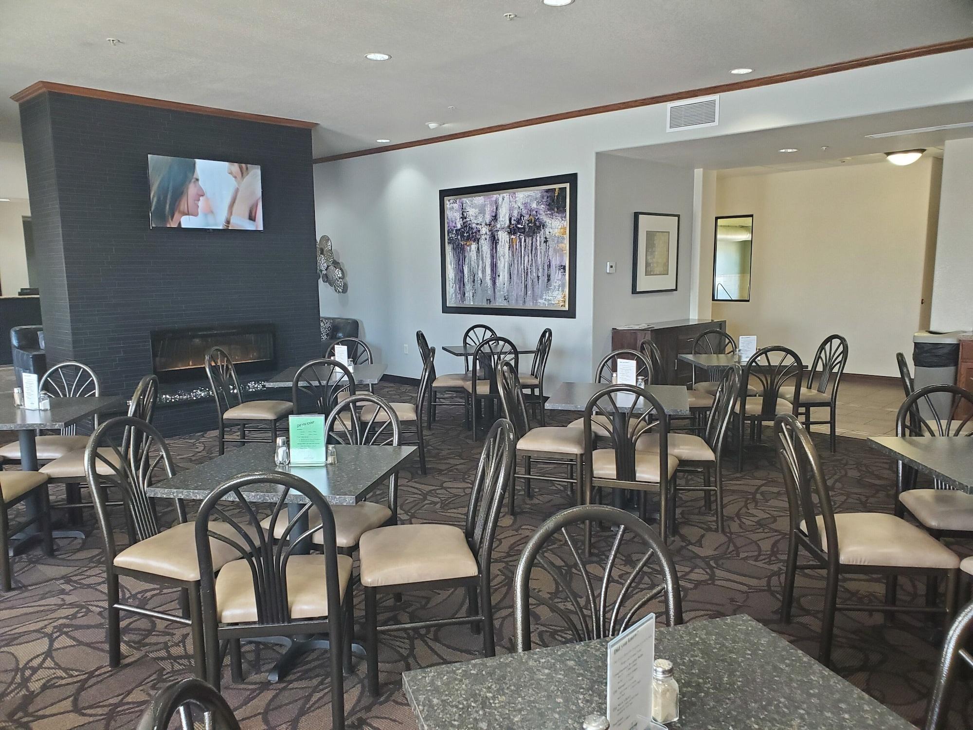 Expressway Suites Fargo