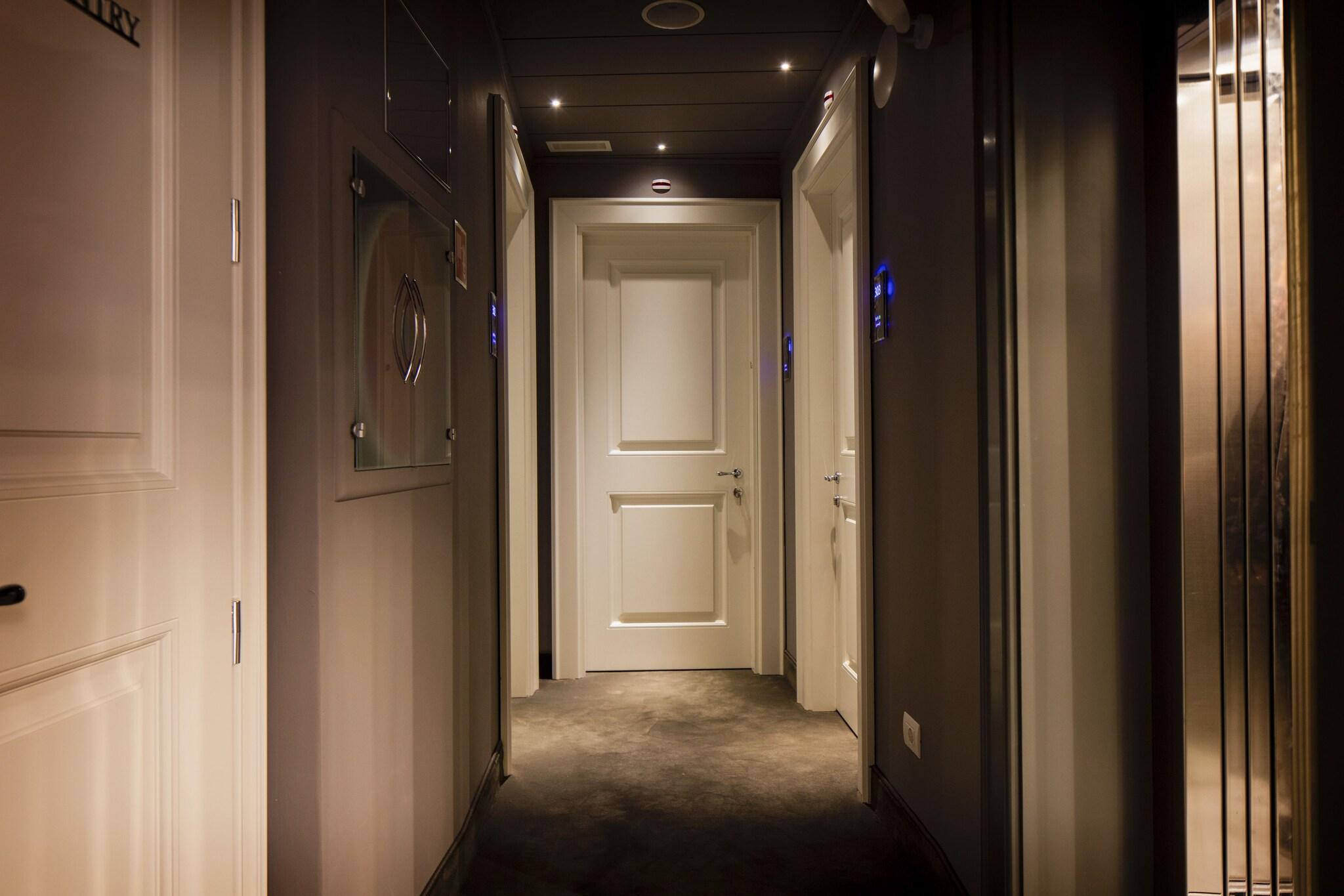 Hotel The Frame by null