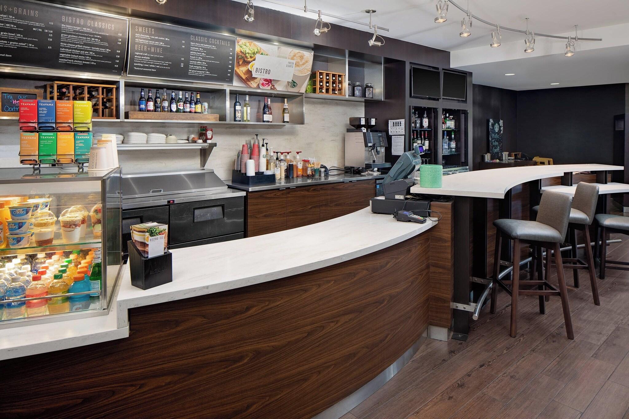 Courtyard by Marriott Houston Rice University by null