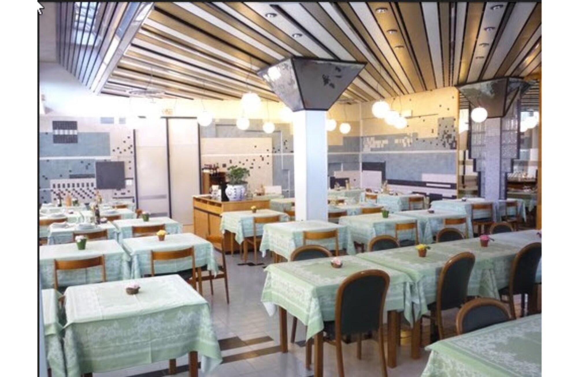 Hotel Montecarlo