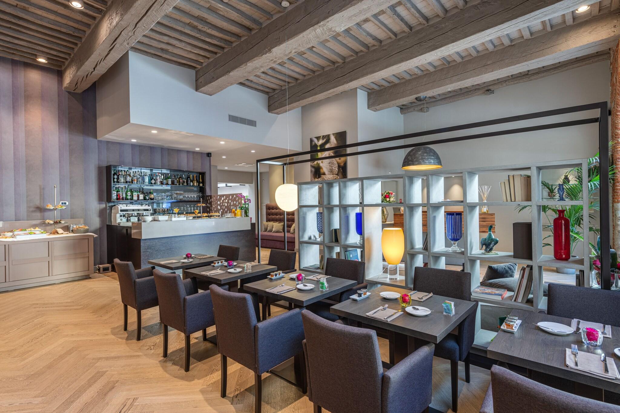 Palazzo Dipinto by null