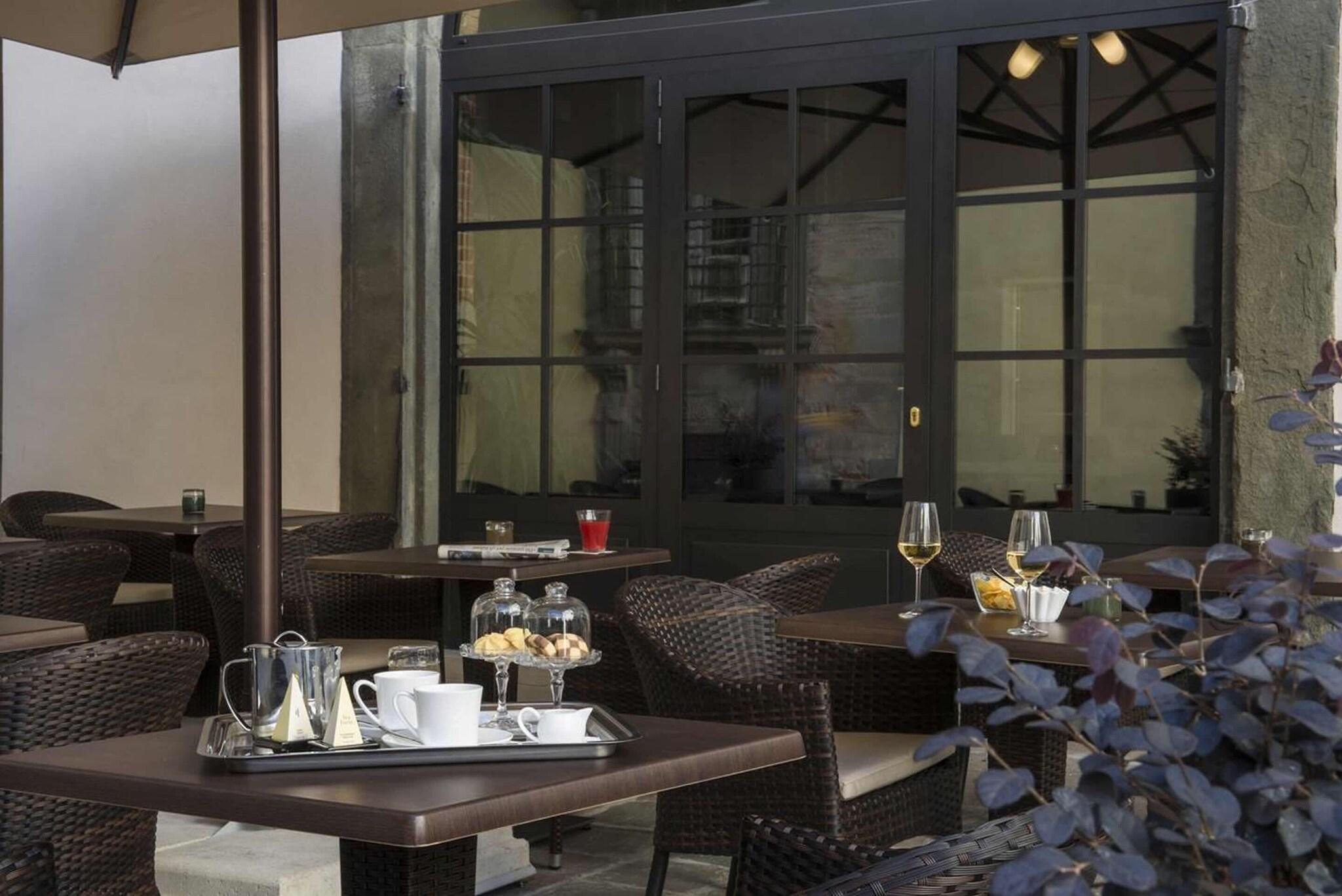 Palazzo Dipinto by null