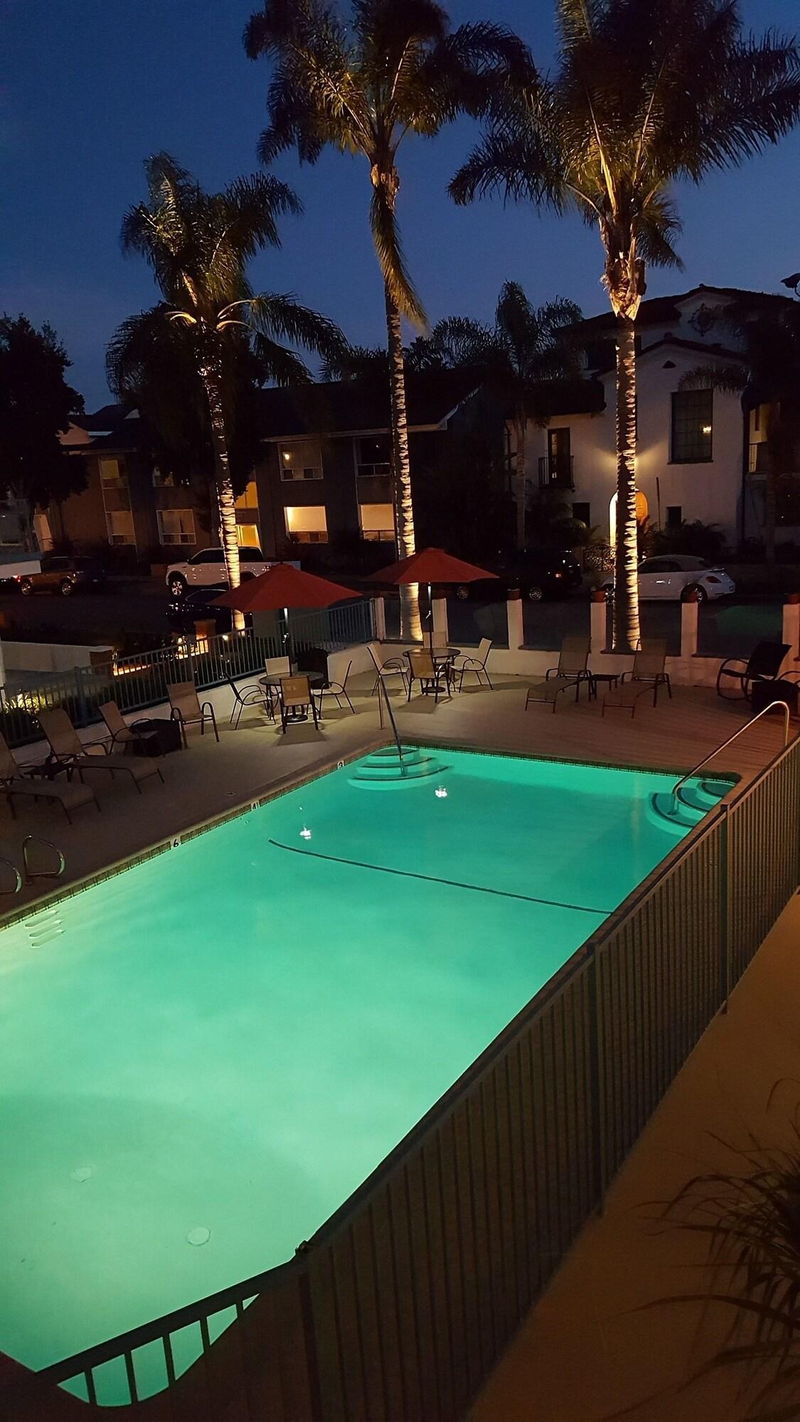 Pacific Crest Hotel by null