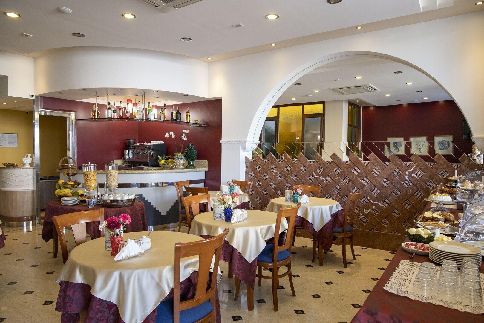 Hotel Riva Del Sole