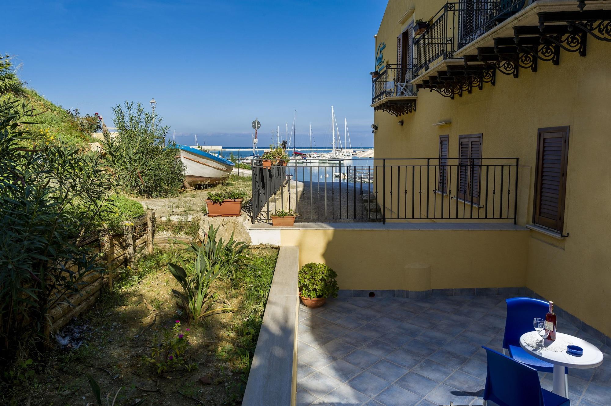 Hotel Cala Marina by null