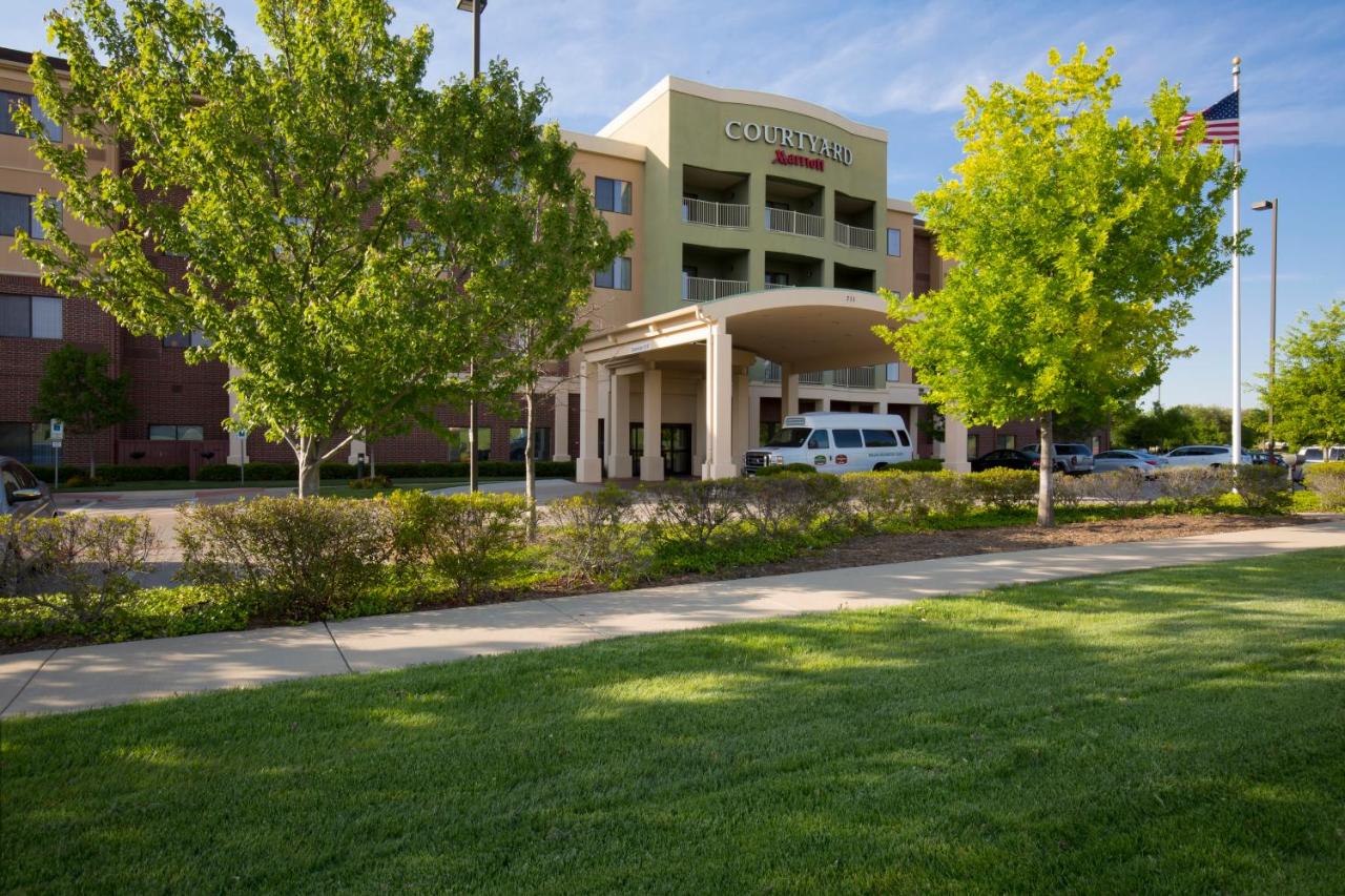 Courtyard By Marriott Dallas Arlington South