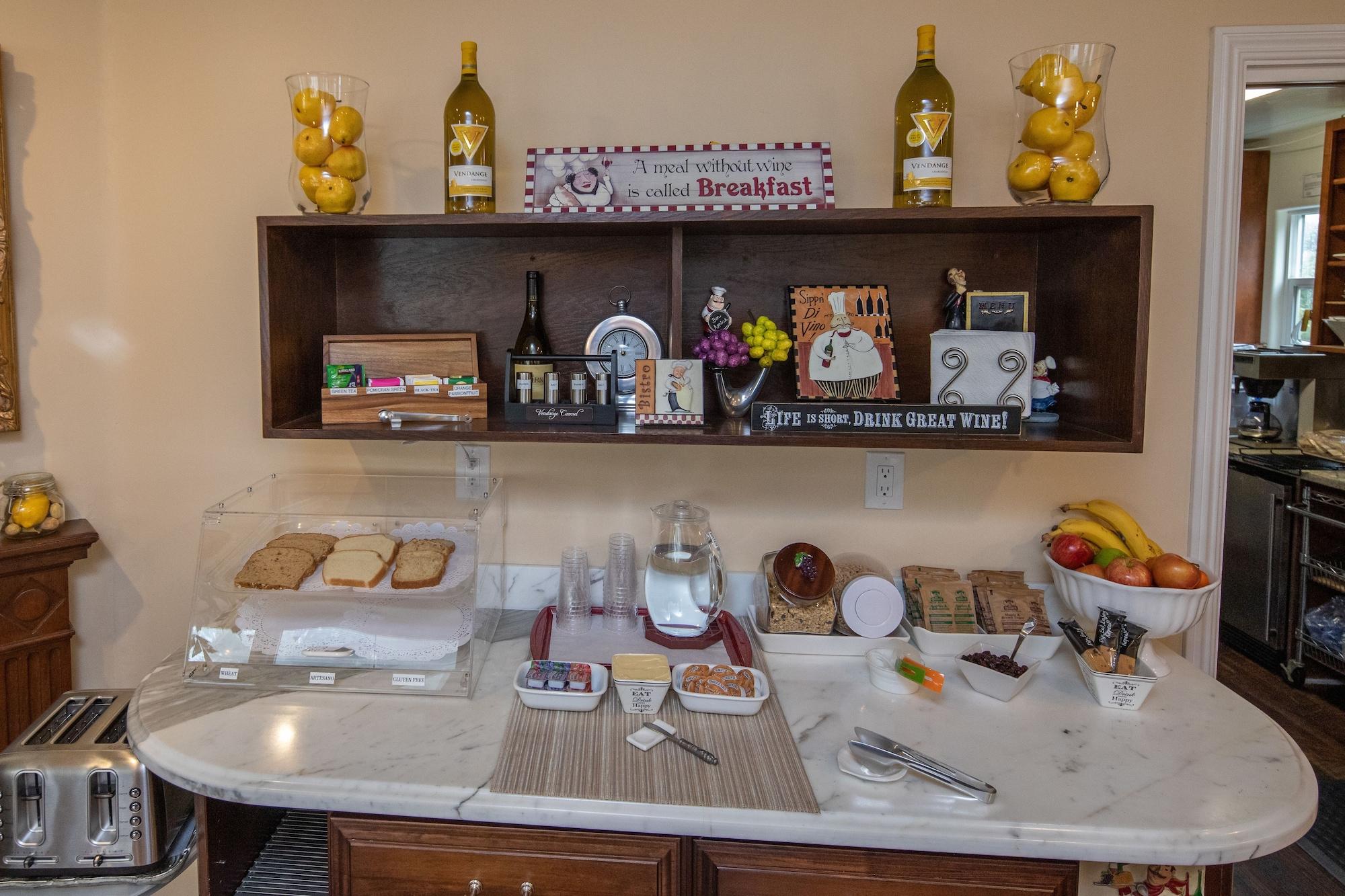 Vendange Carmel Inn & Suites