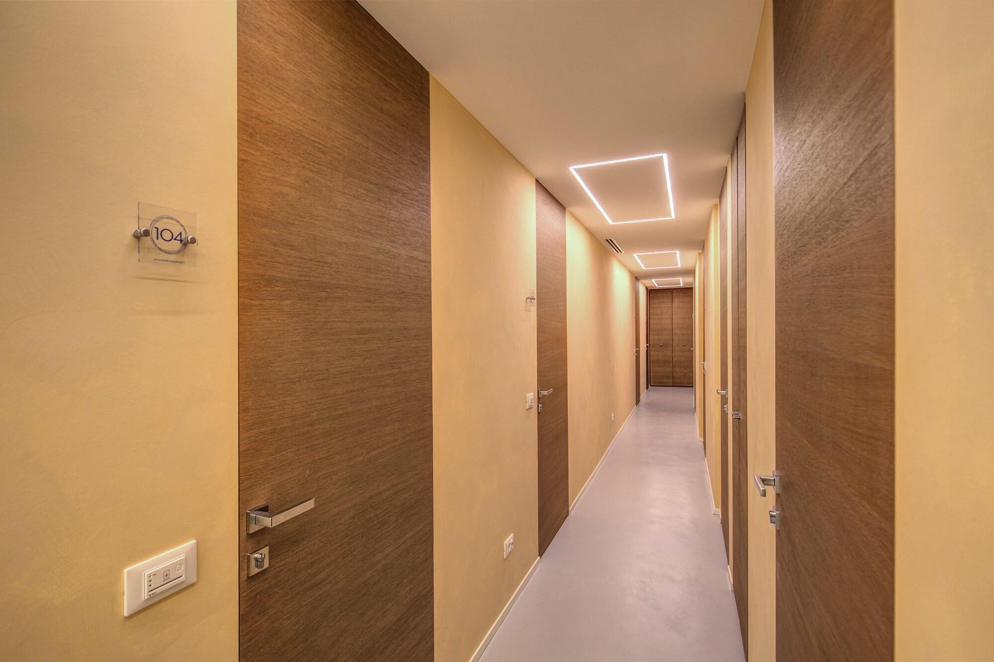 Victor Boutique Hotel - photo