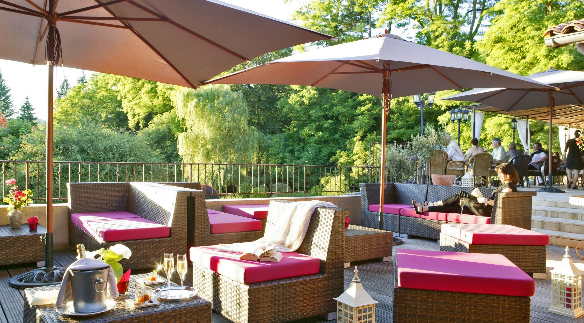 Le Bistro des Glycines by null