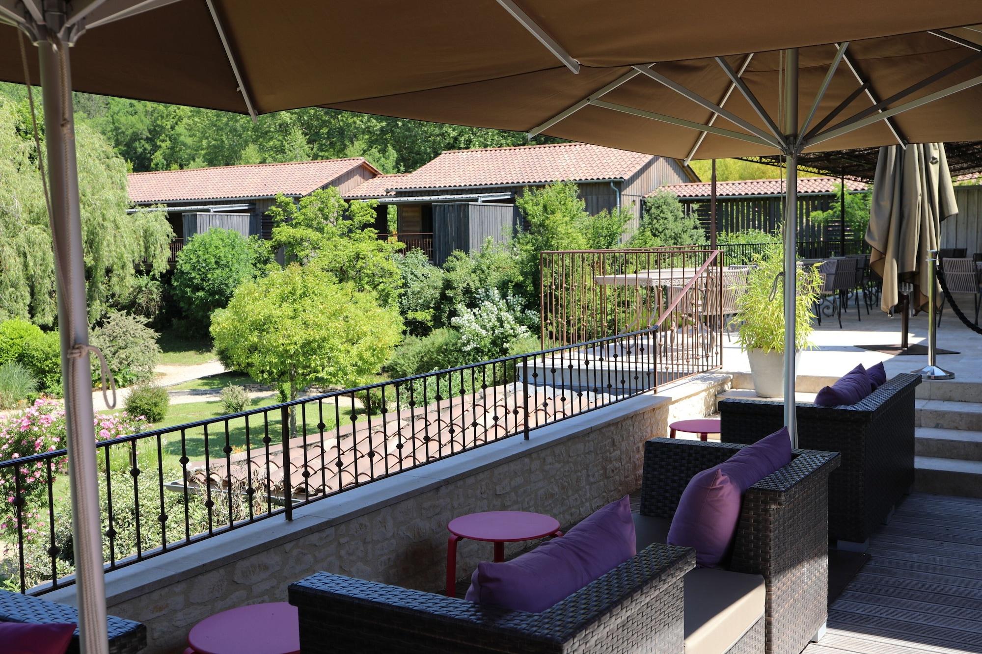 Le Bistro des Glycines by null