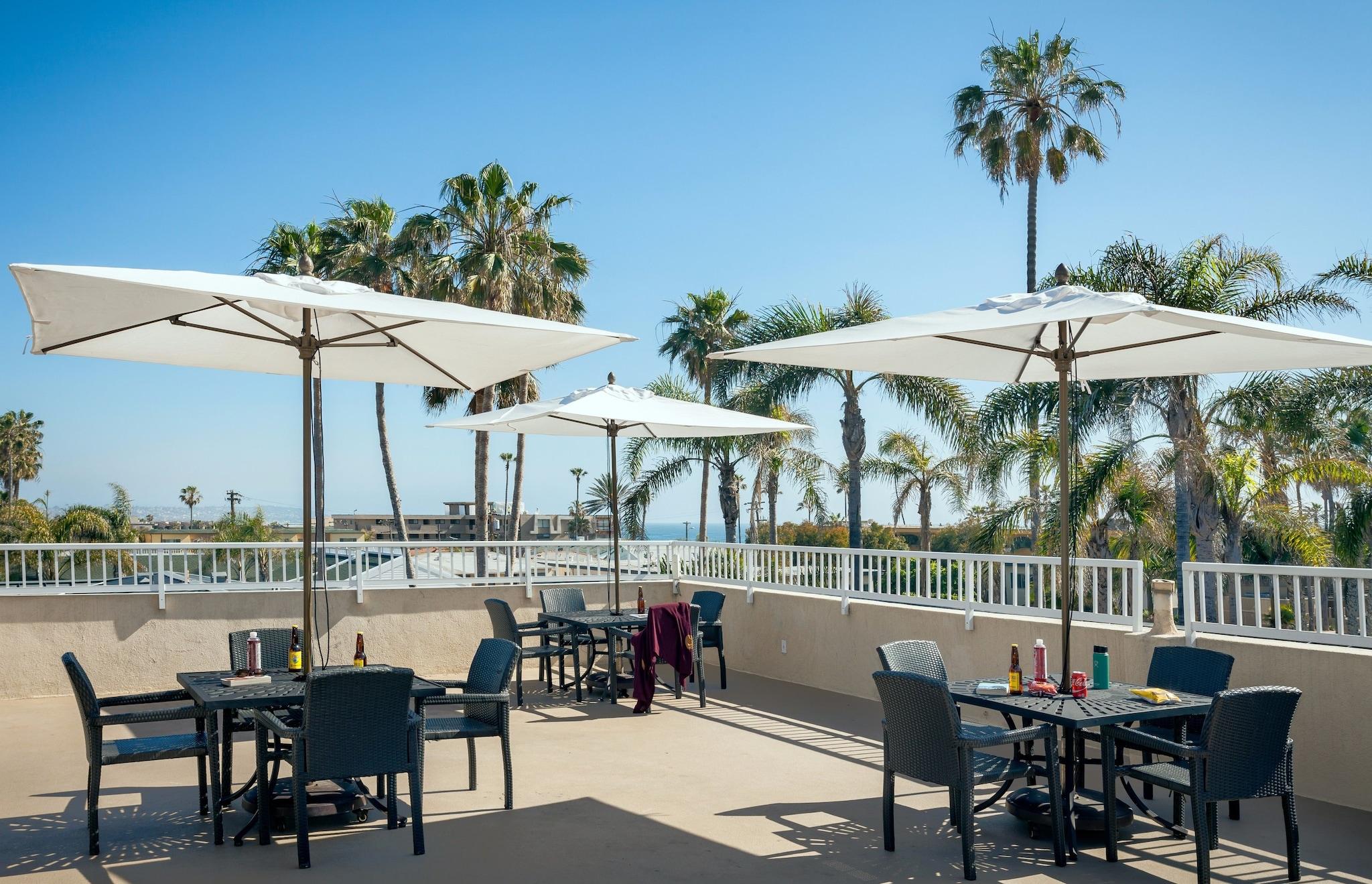 Pb Surf Beachside Inn