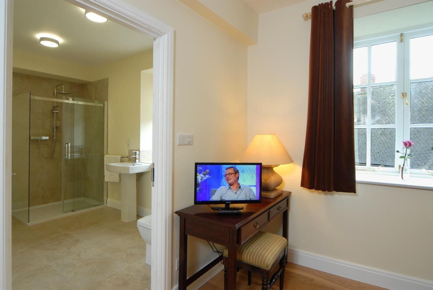 Serviced Guest Apartsuites The Unicorn