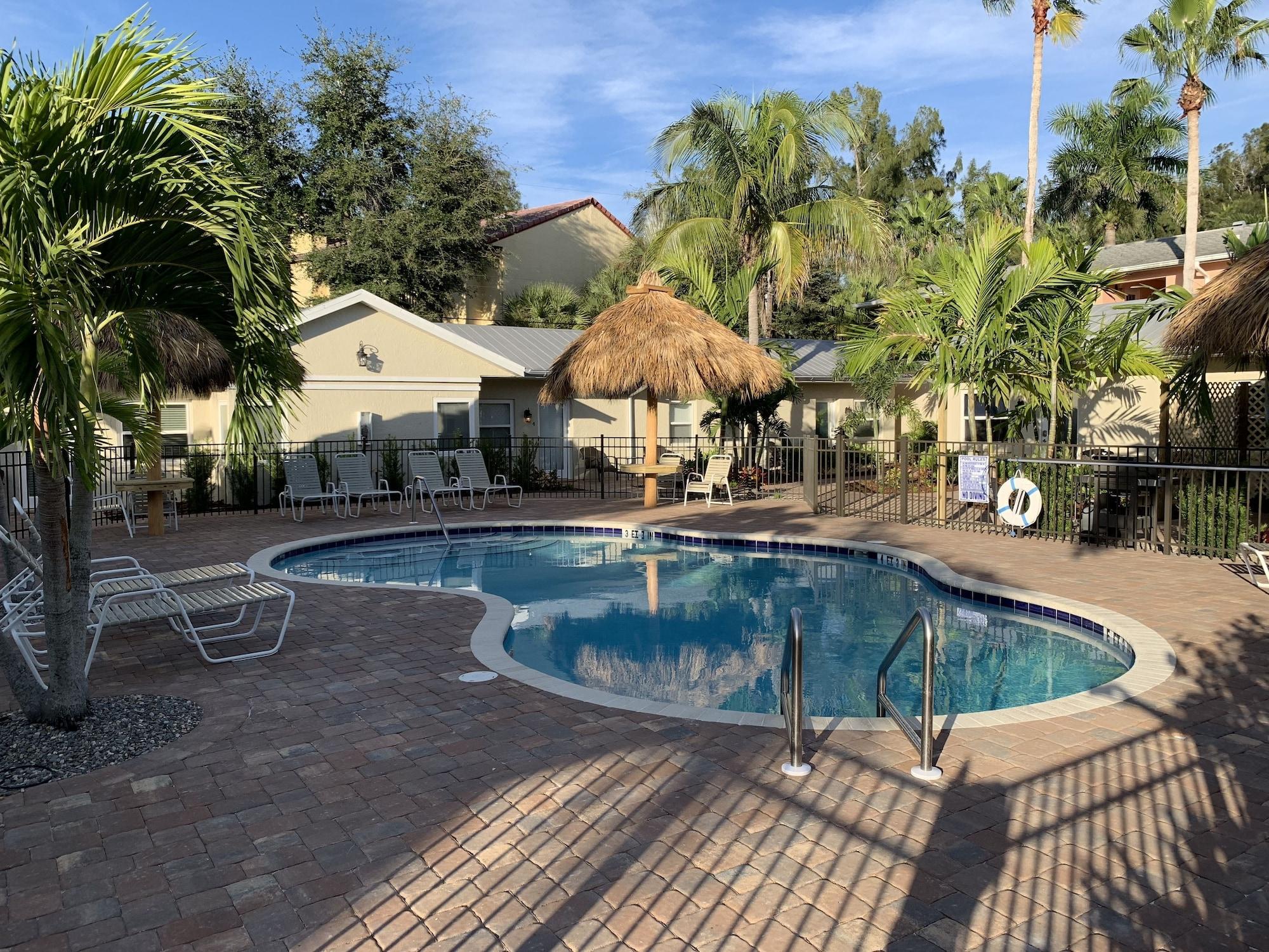 Twin Palms At Siesta