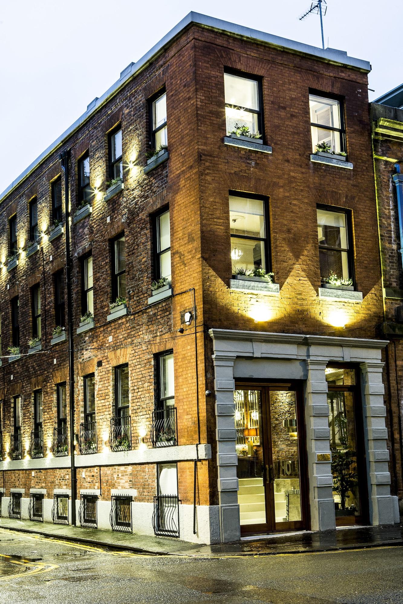 The Cow Hollow Hotel by null