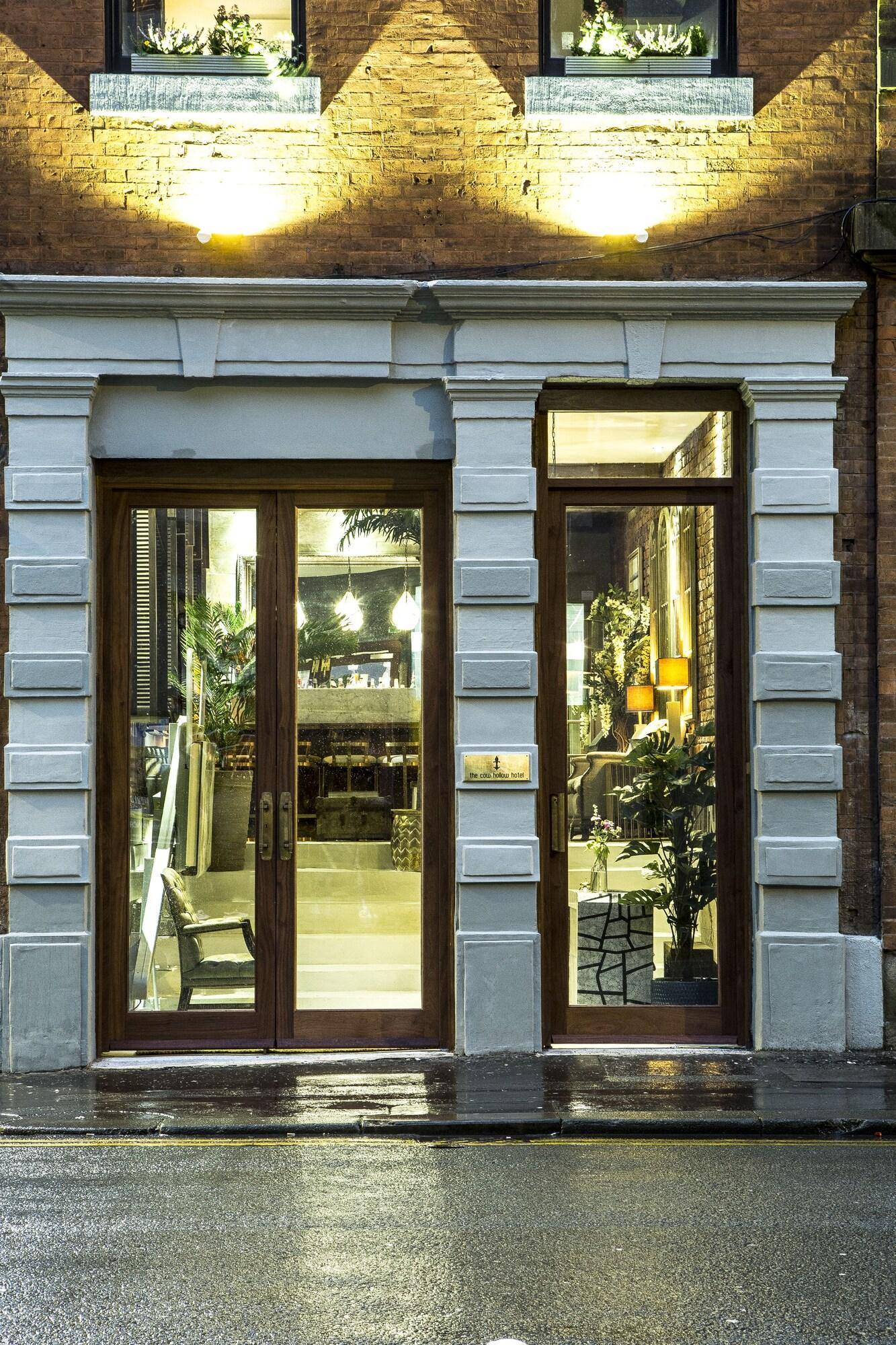 The Cow Hollow Hotel by null