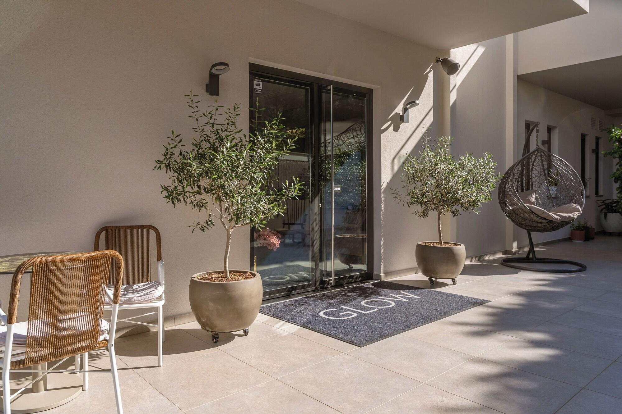 Glow Boutique Hotel & Suites - photo