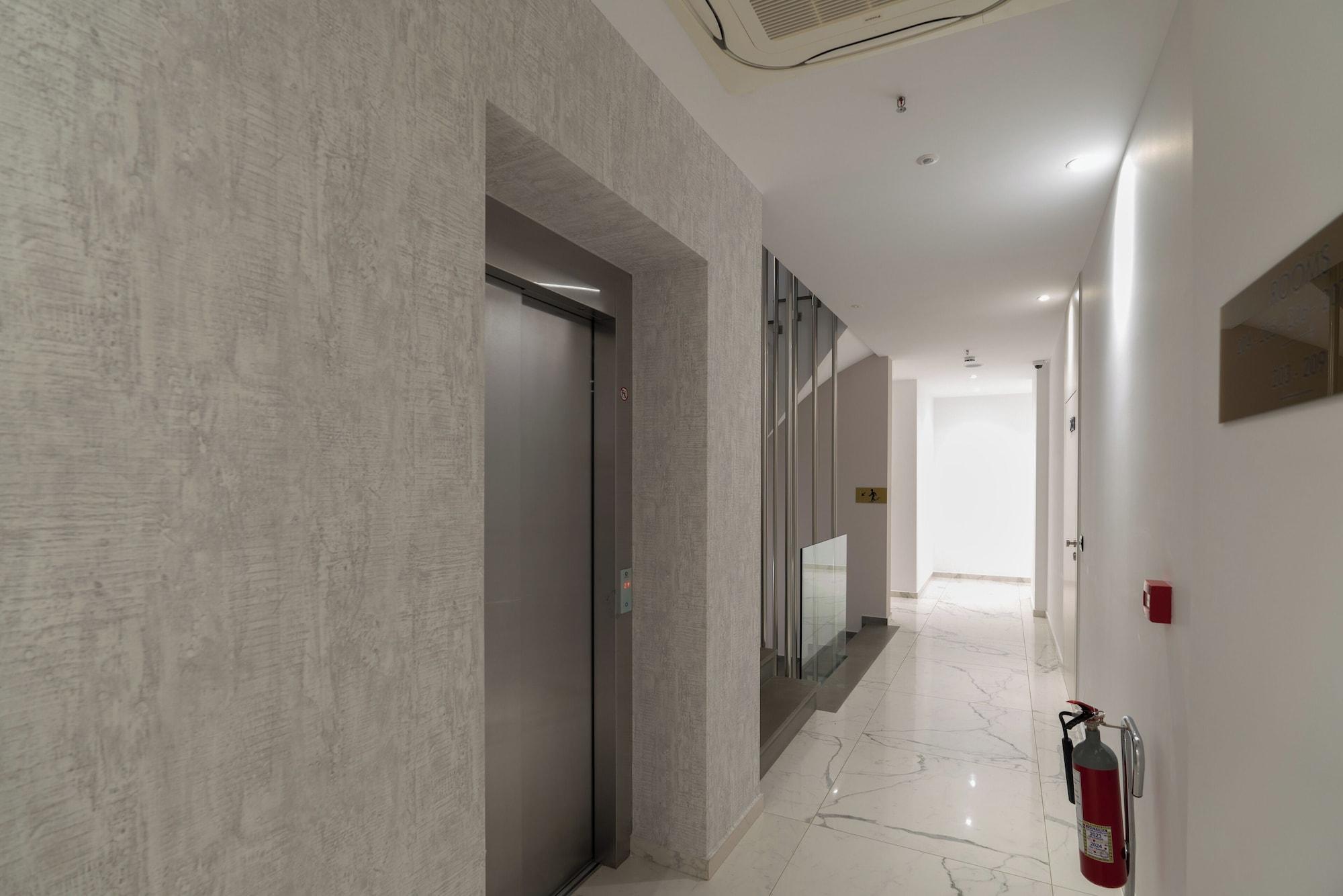 Glow Boutique Hotel & Suites - photo