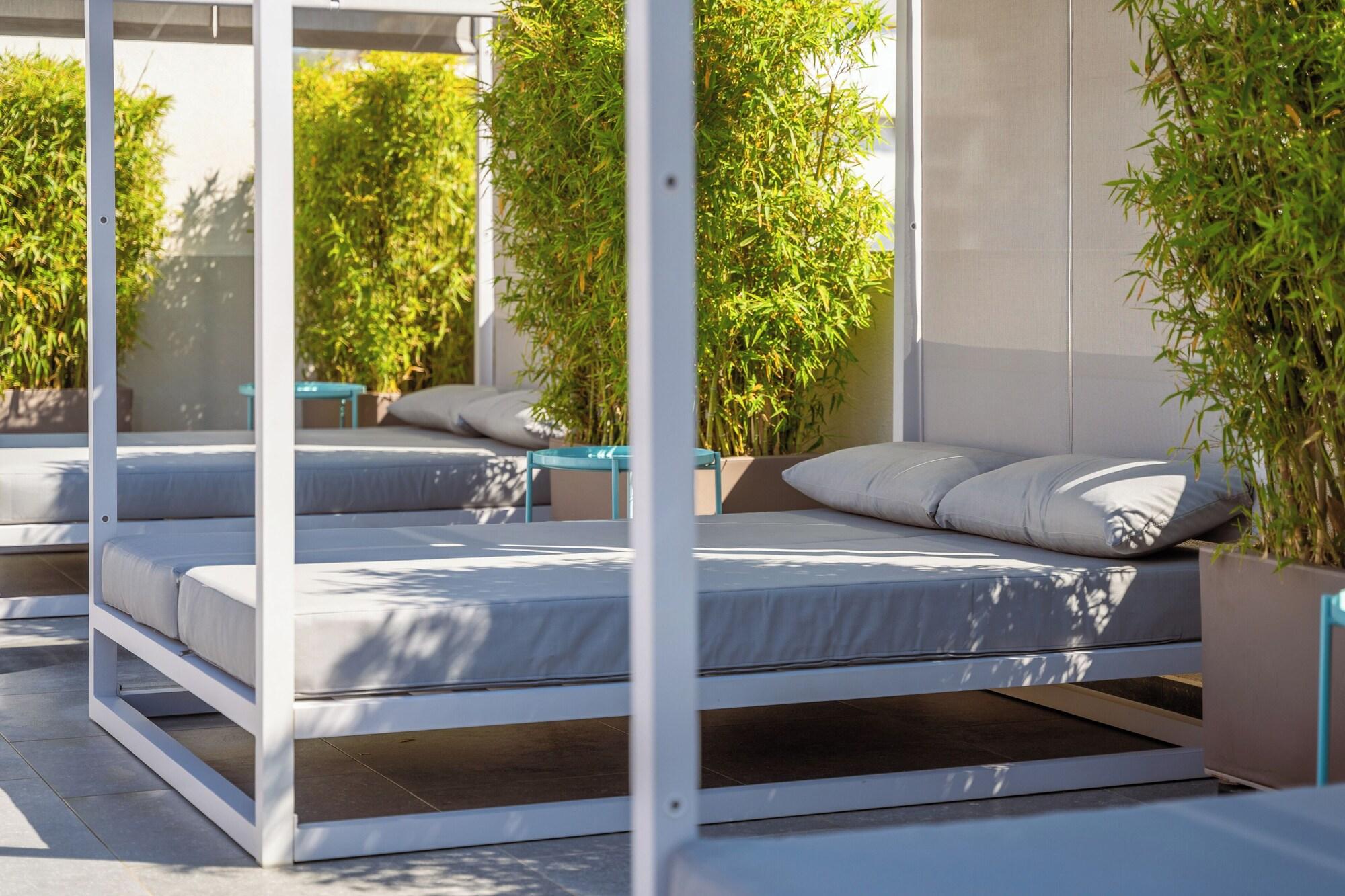 Glow Boutique Hotel & Suites - photo