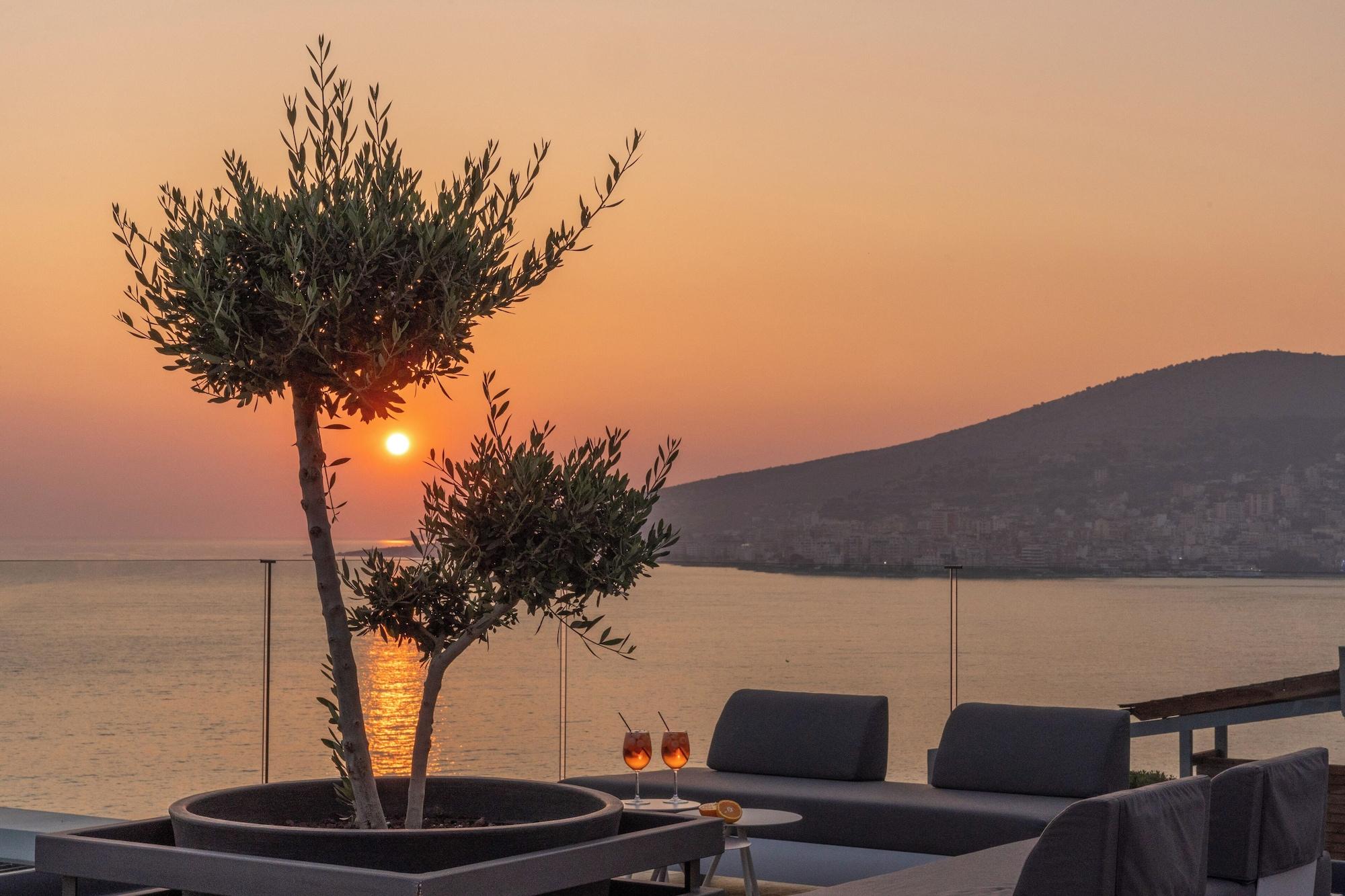 Glow Boutique Hotel & Suites - photo