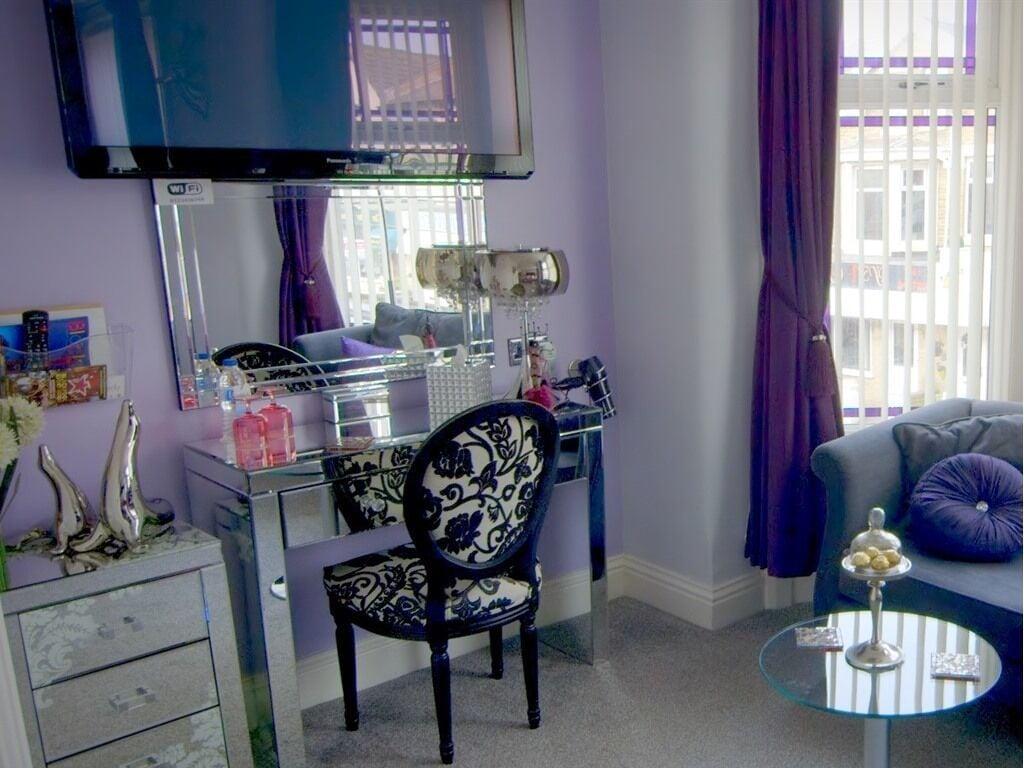 Kenley Hotel
