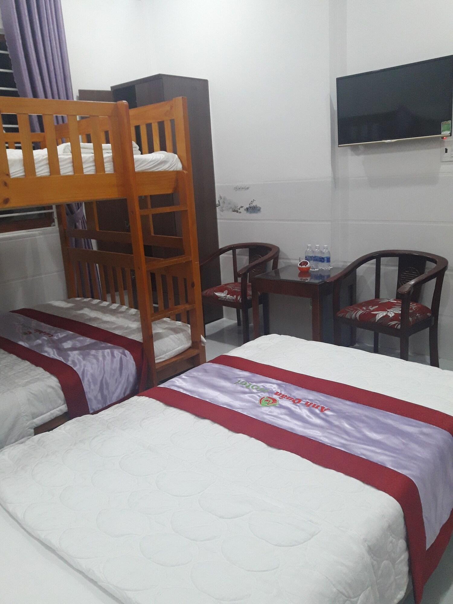 Anh Quan Hotel