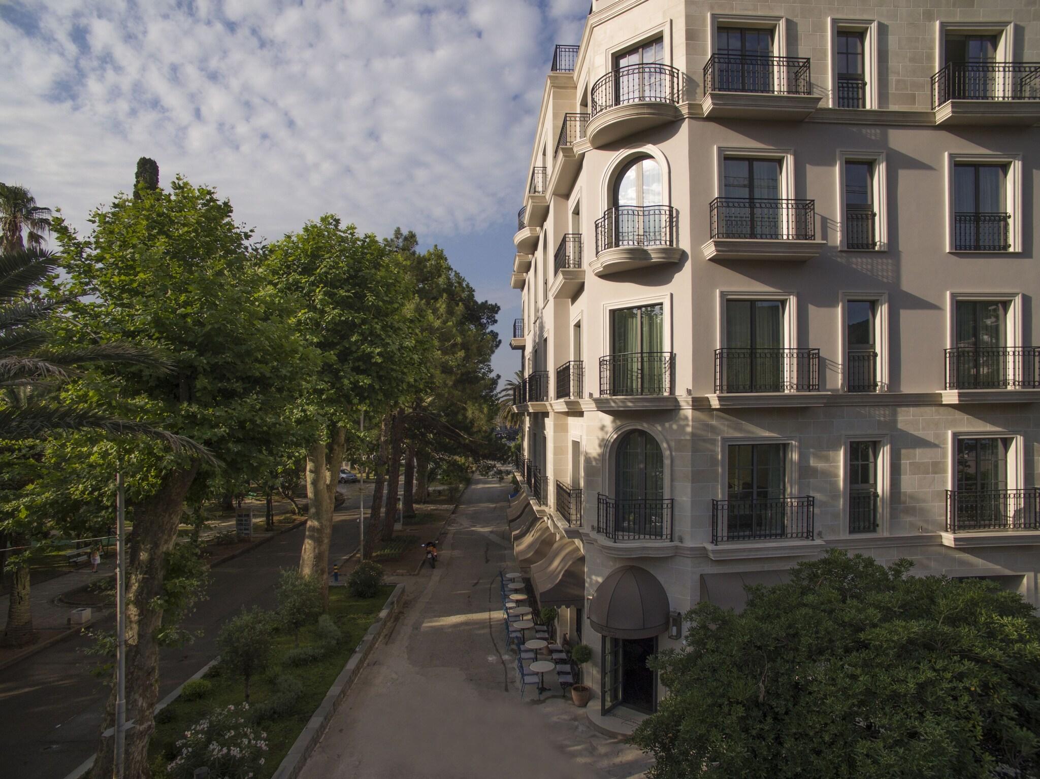 Hotel Majestic - photo