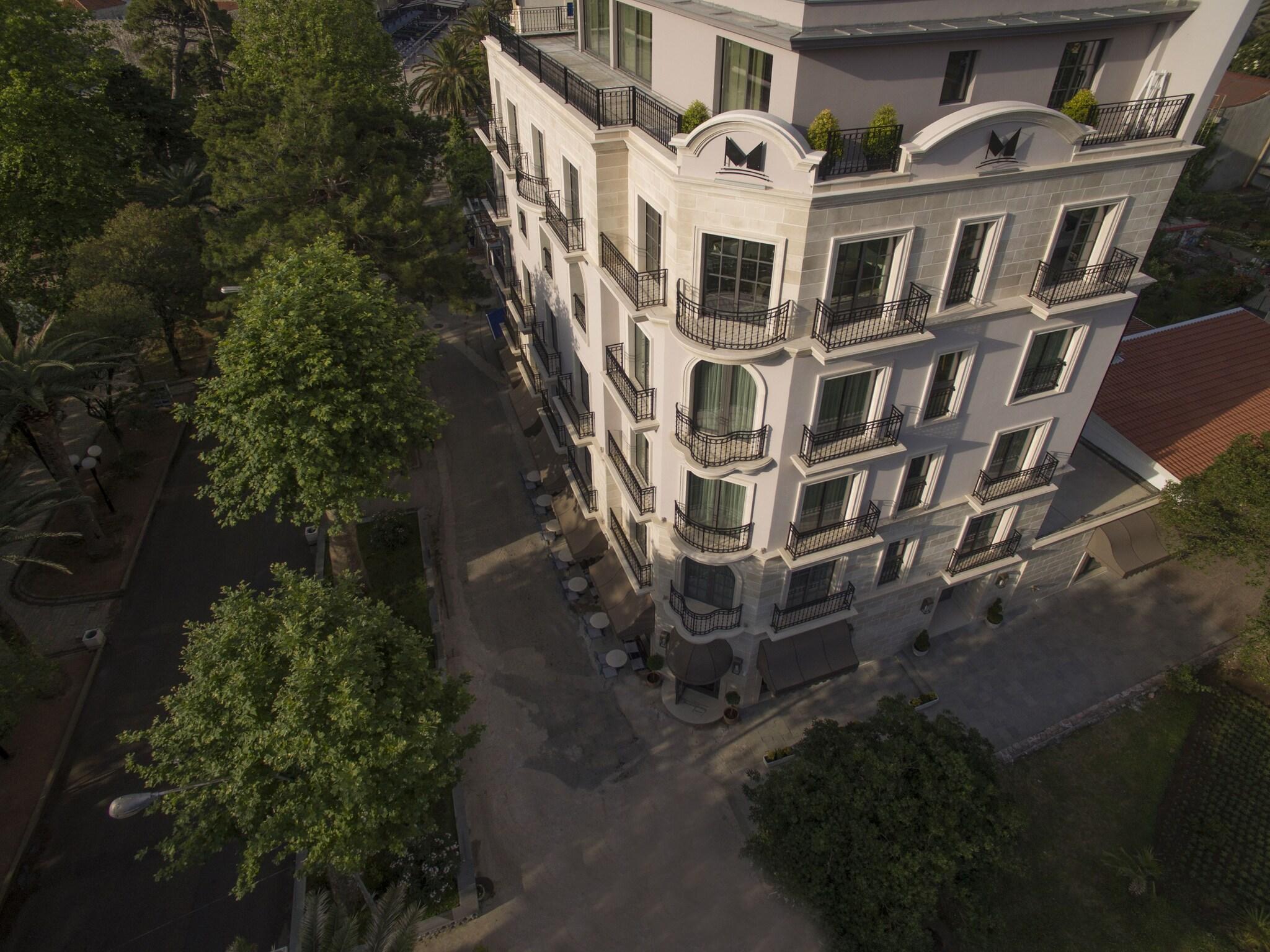 Hotel Majestic - photo