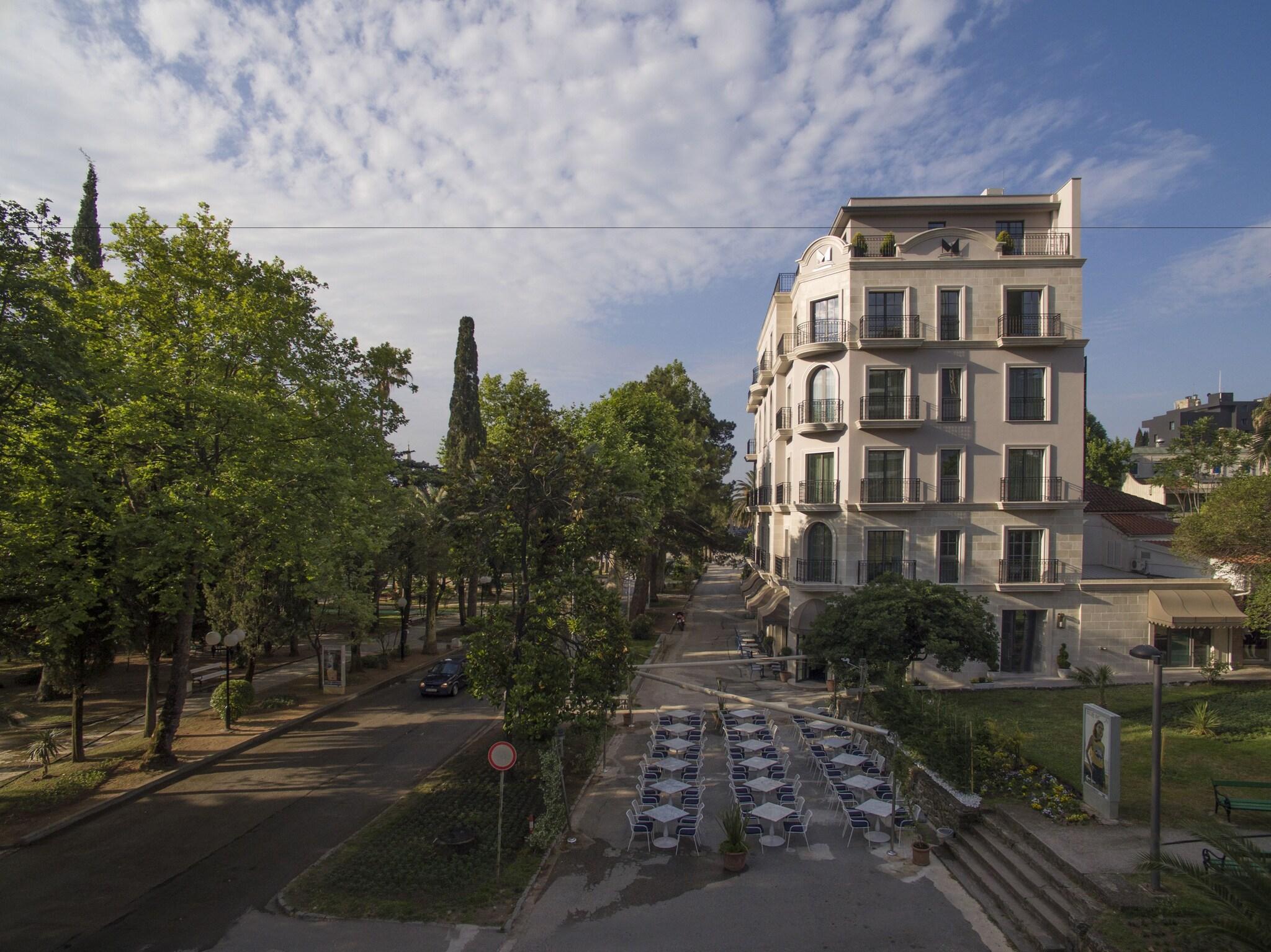 Hotel Majestic - photo