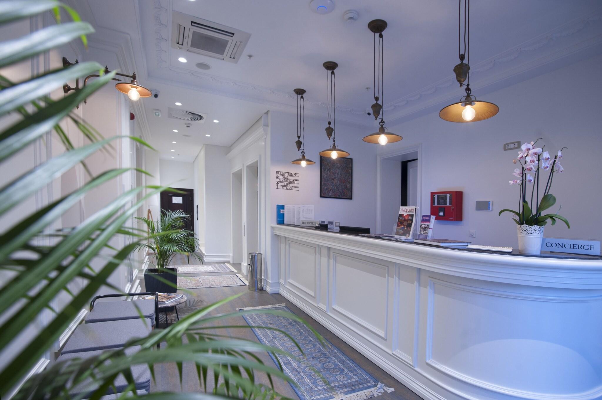 Hotel Majestic - photo