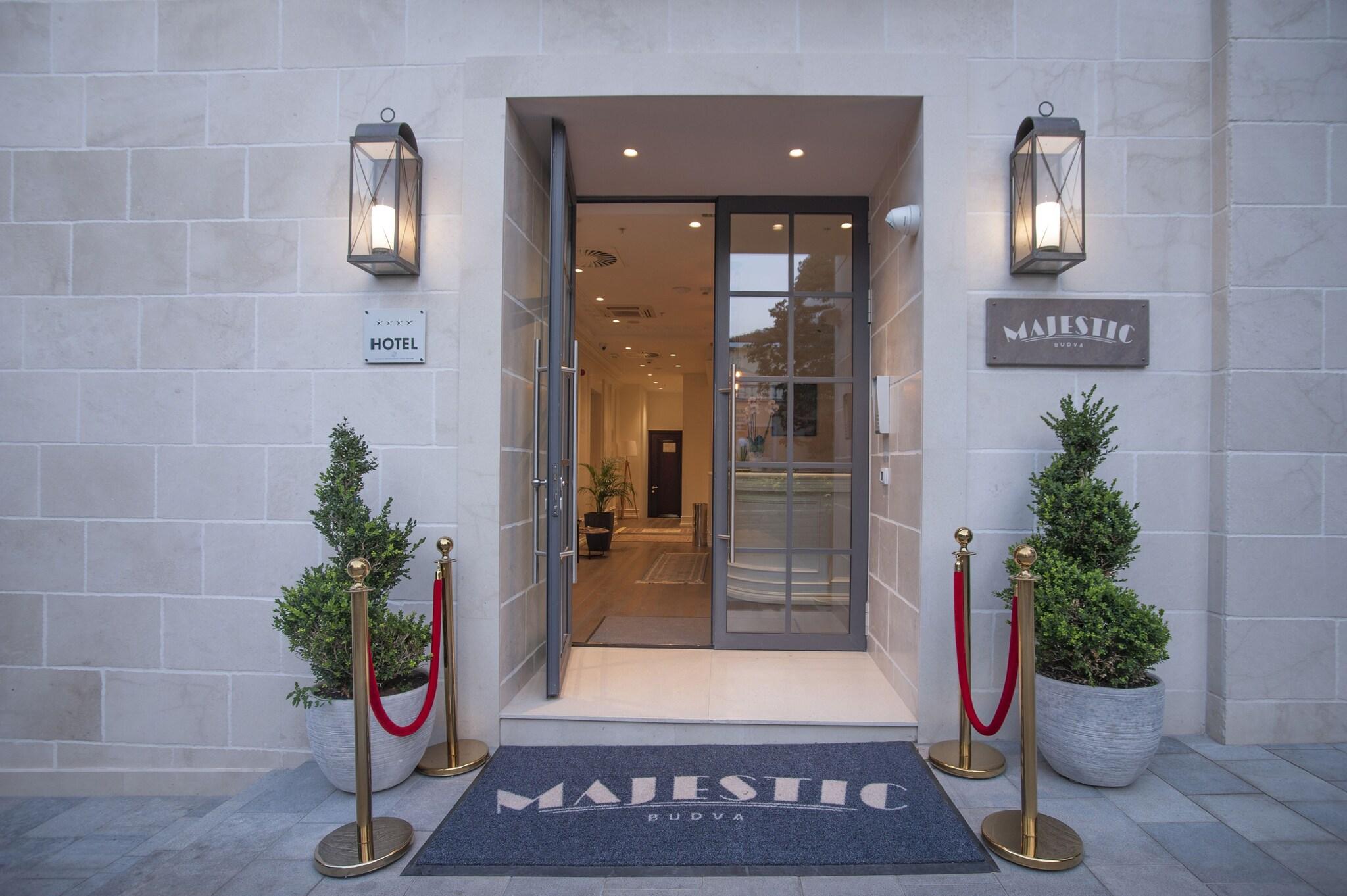 Hotel Majestic - photo