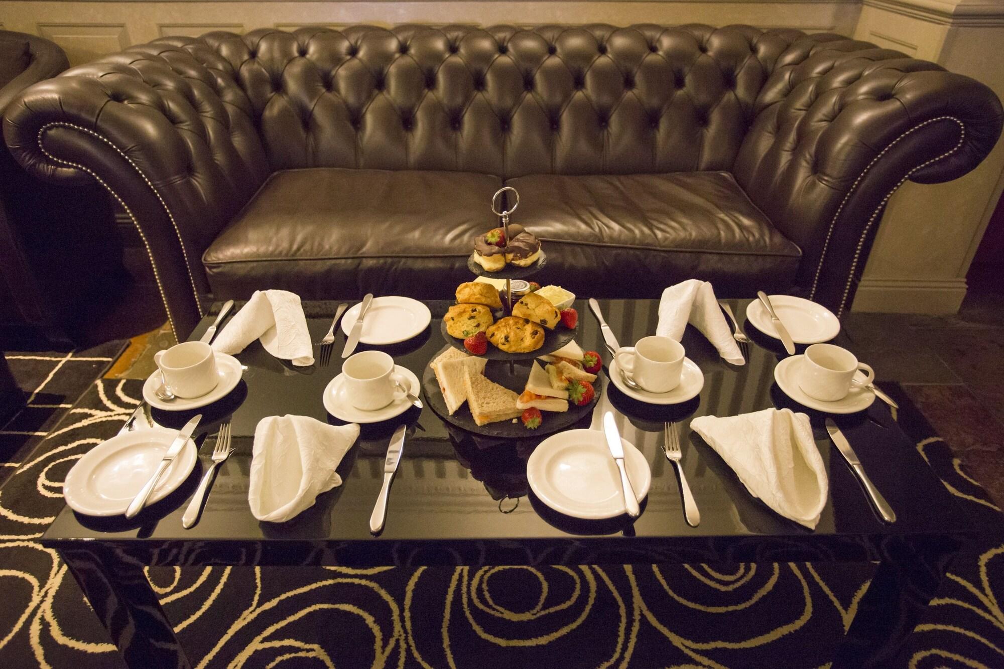 Cobo Bay Hotel