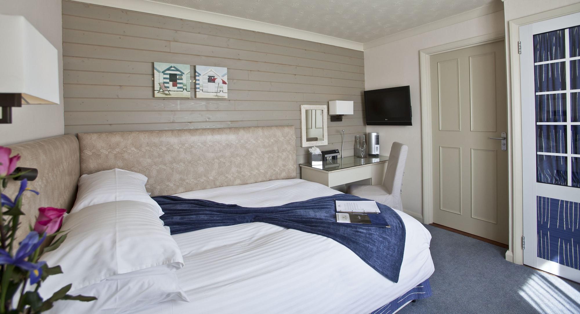 Cobo Bay Hotel & The Beach Terrace by null