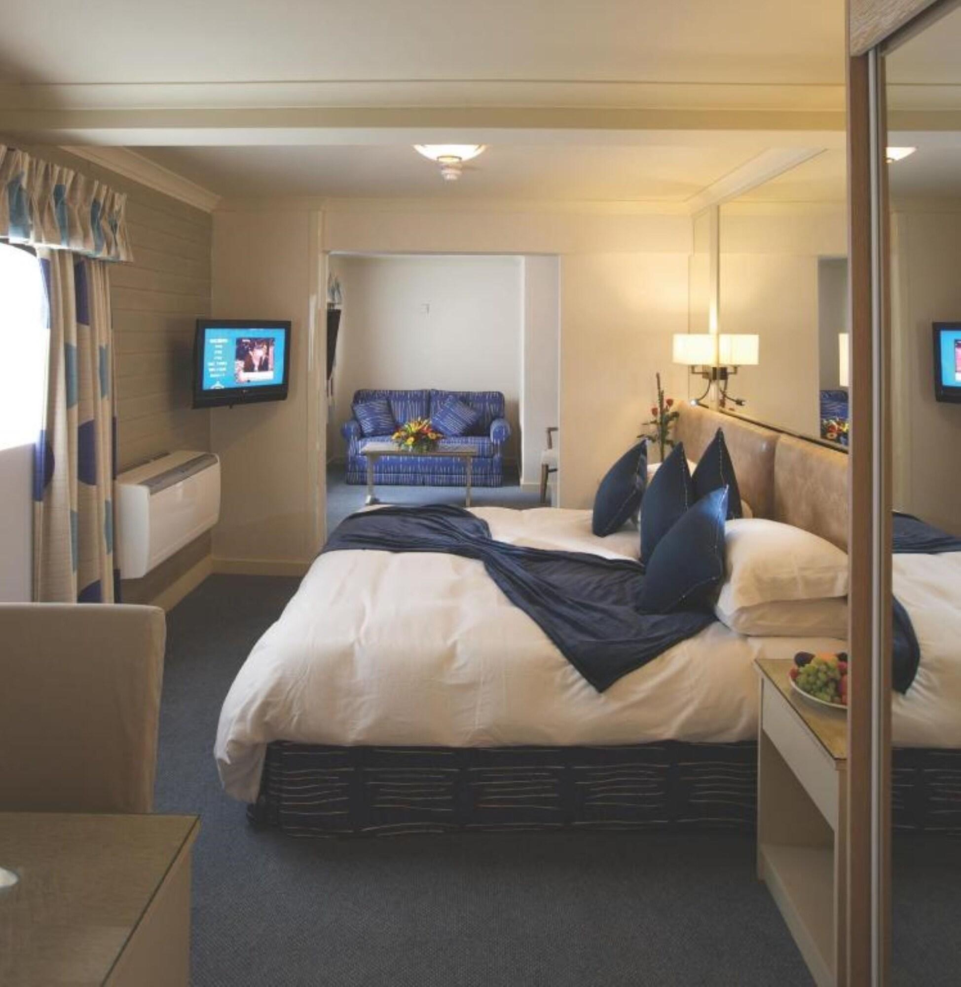 Cobo Bay Hotel & The Beach Terrace by null