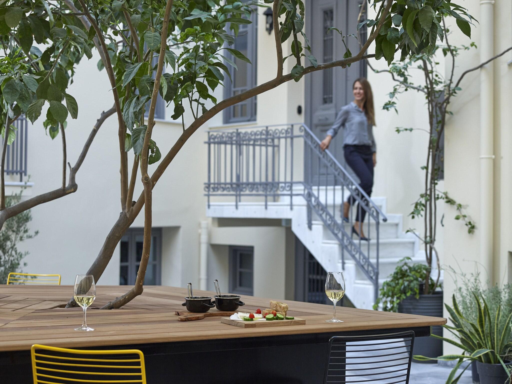 INNATHENS HOTEL by null