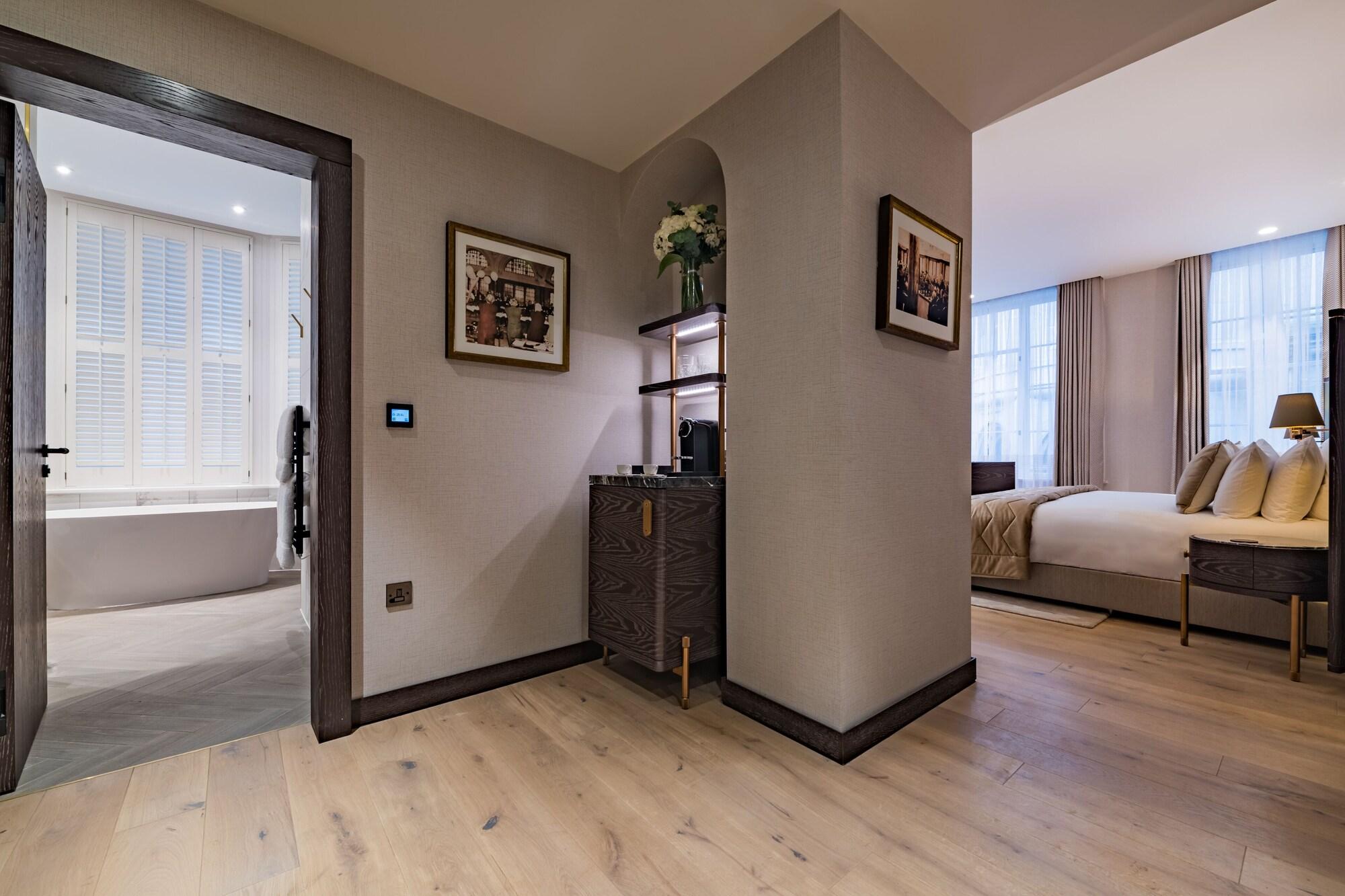 Stock Exchange Hotel, Manchester, Autograph Collection by null