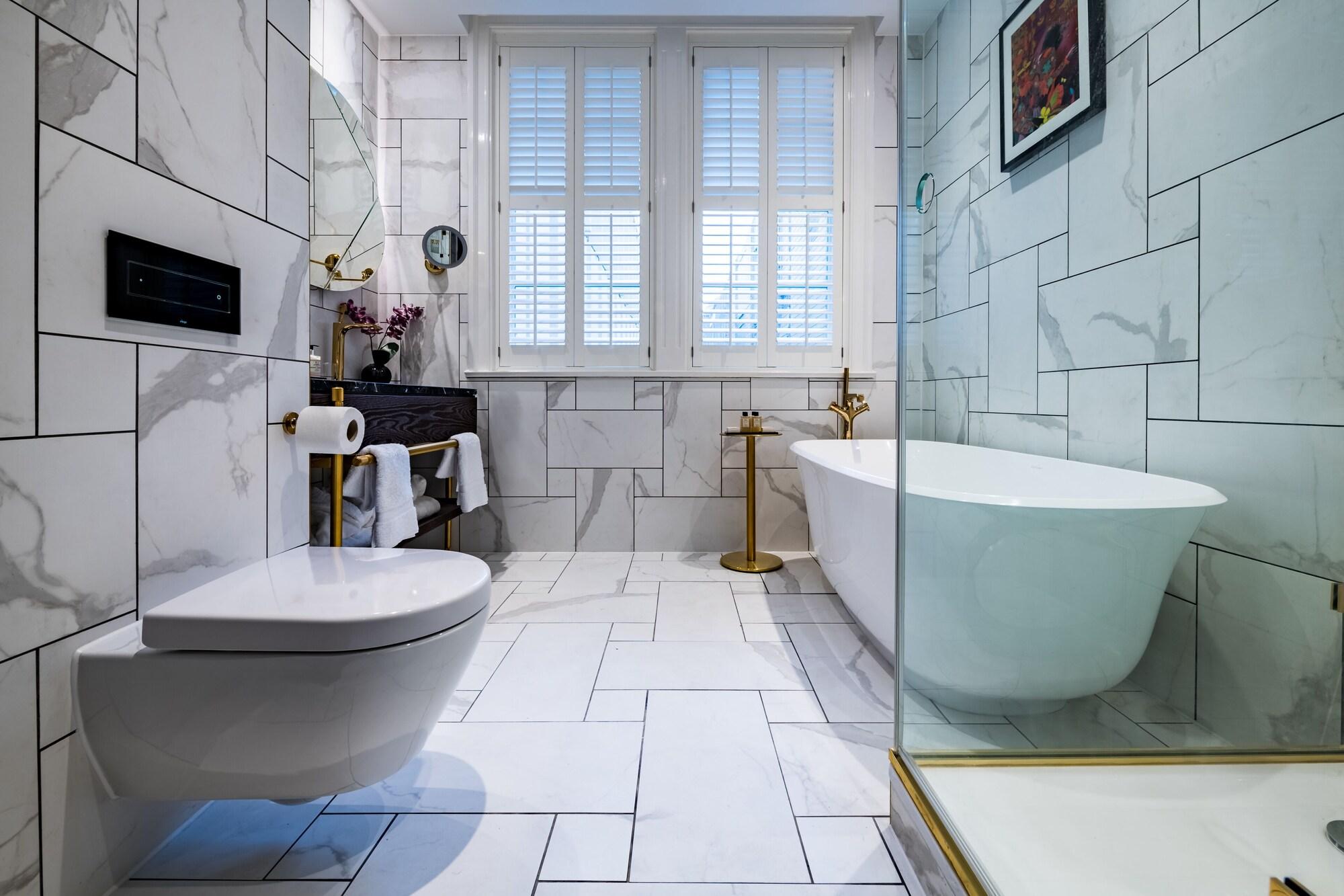 Stock Exchange Hotel, Manchester, Autograph Collection by null