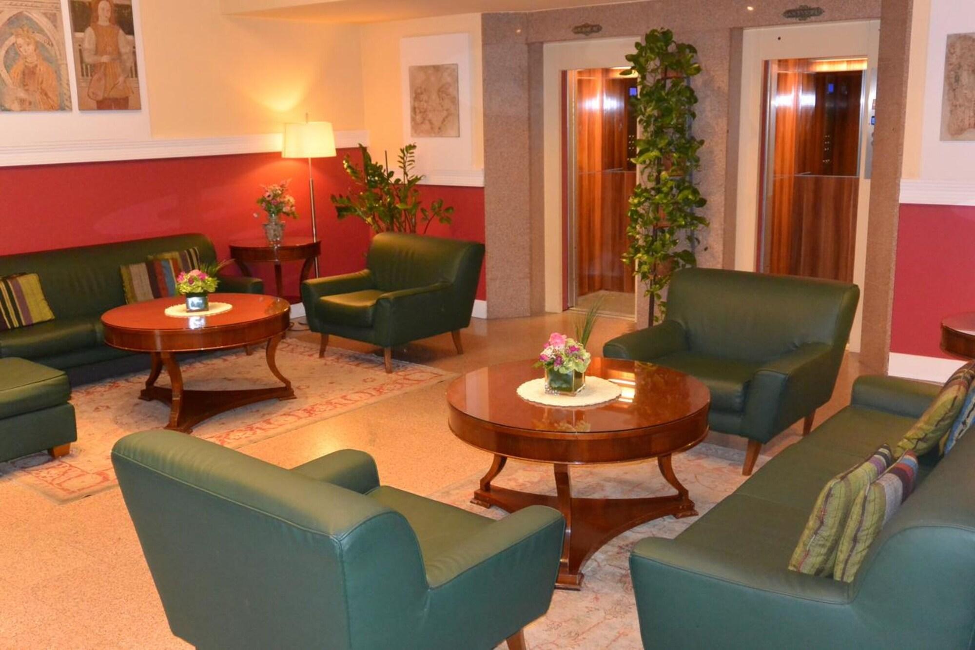 Hotel Gran Duca Di York - photo