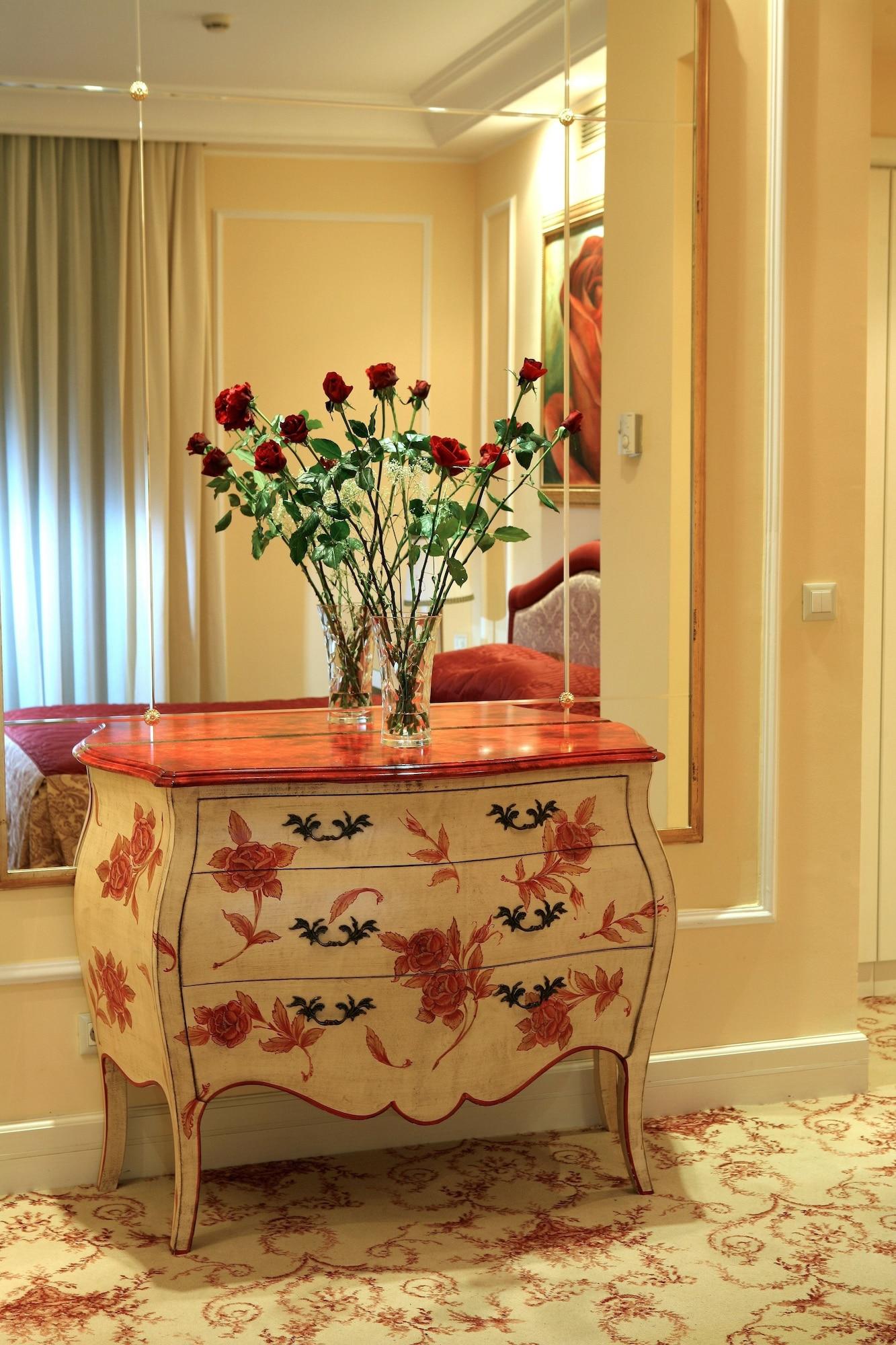 Grande Albergo Delle Rose - photo