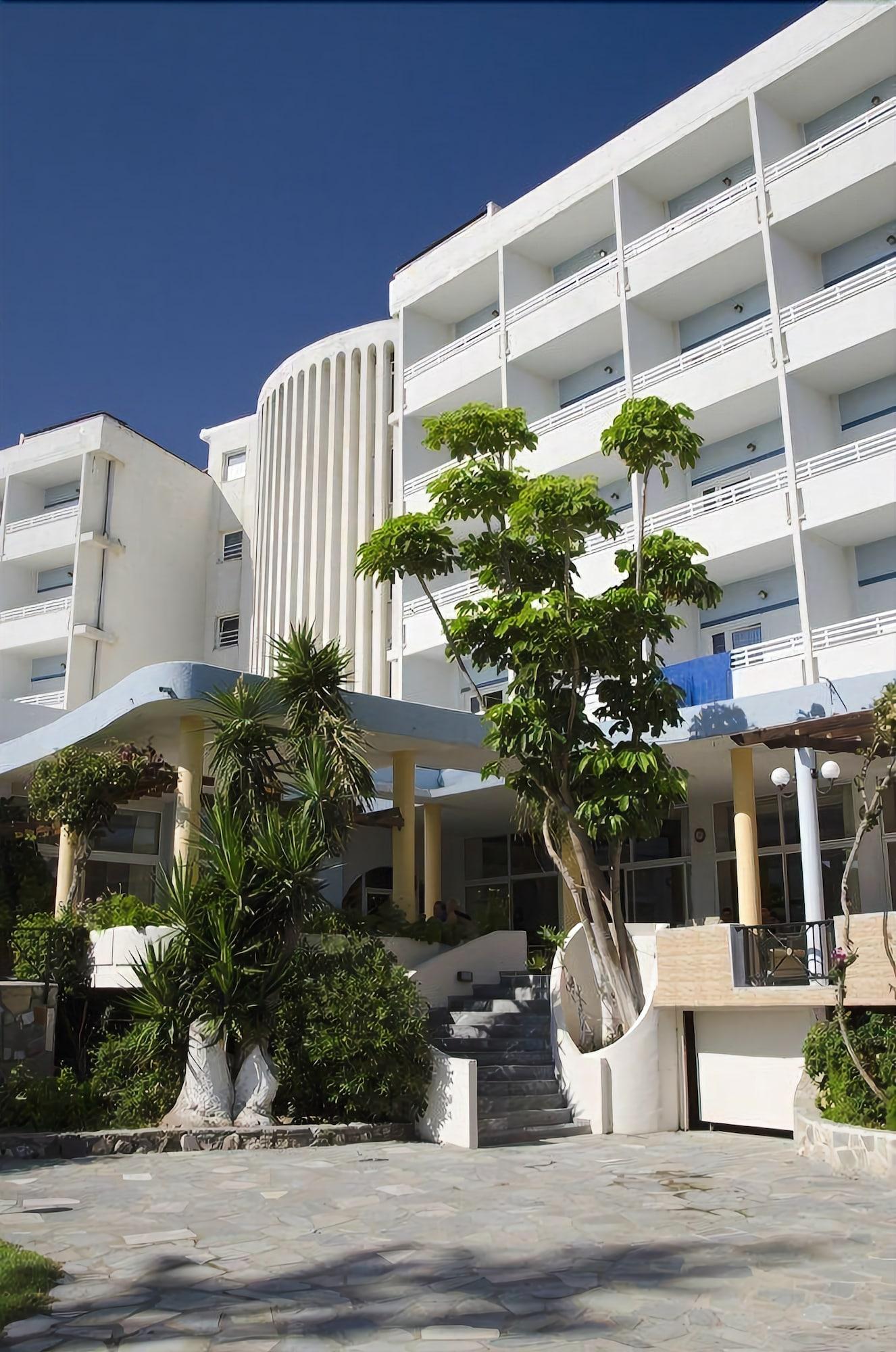 Atlantis Hotel - фото