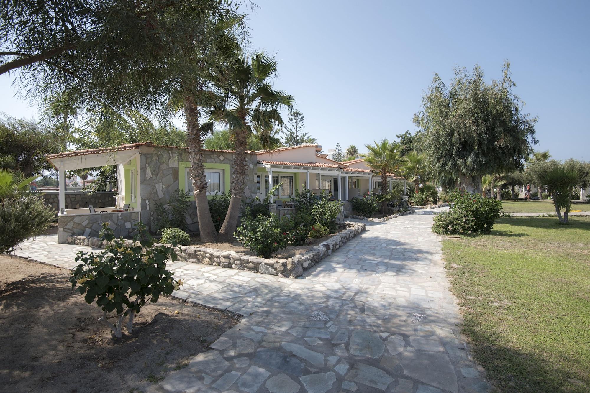 Atlantis Hotel - фото