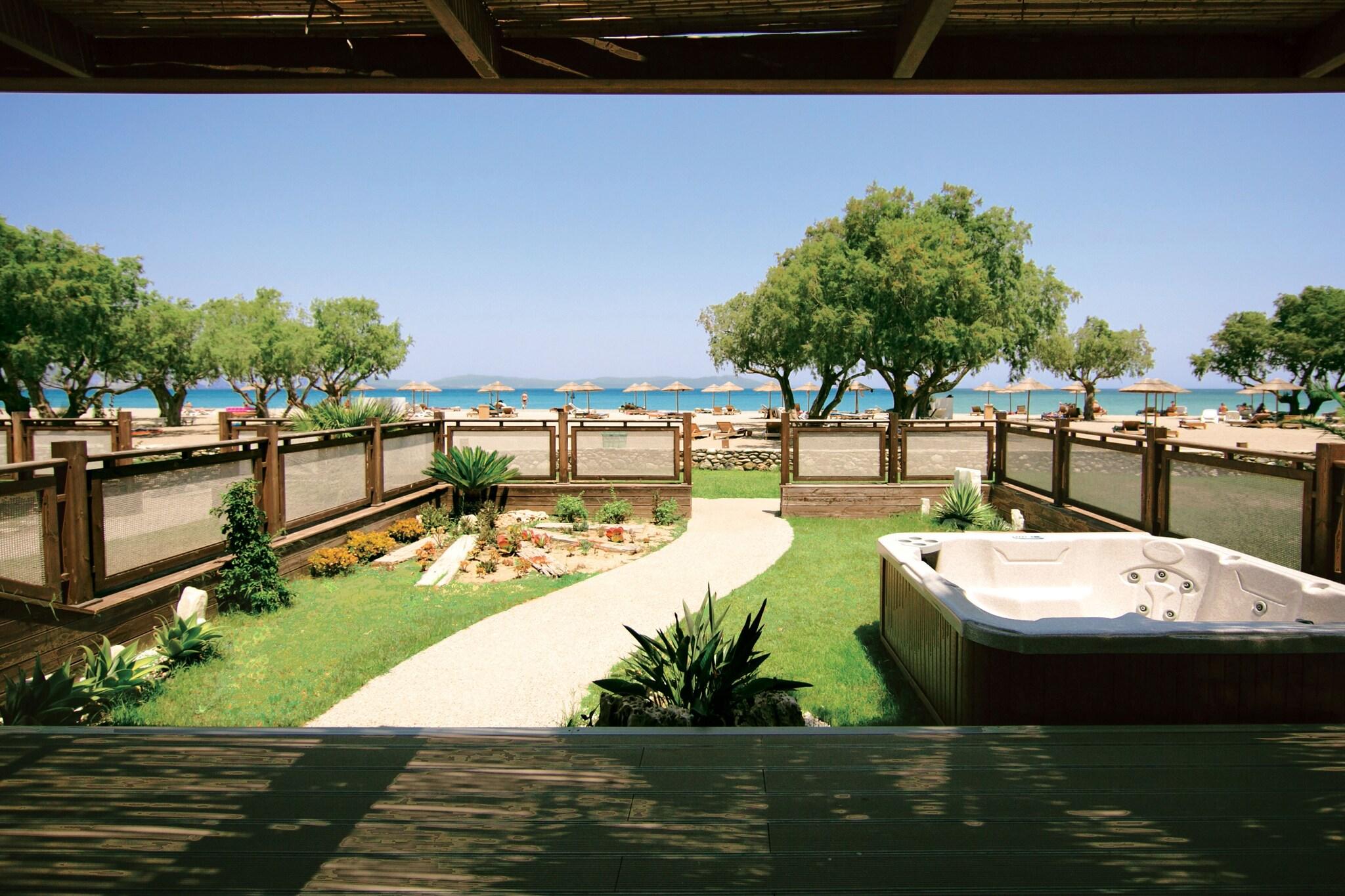 Atlantis Hotel - фото