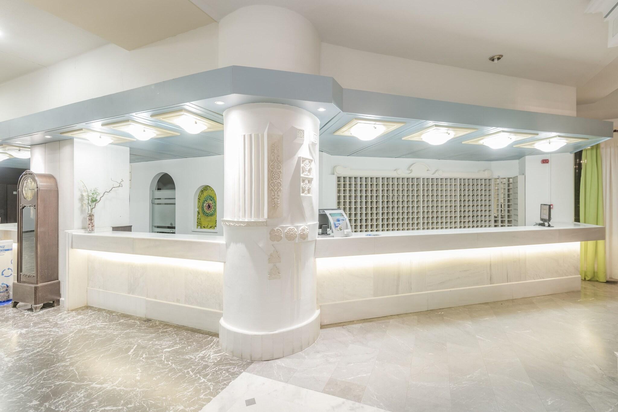 Atlantis Hotel - фото