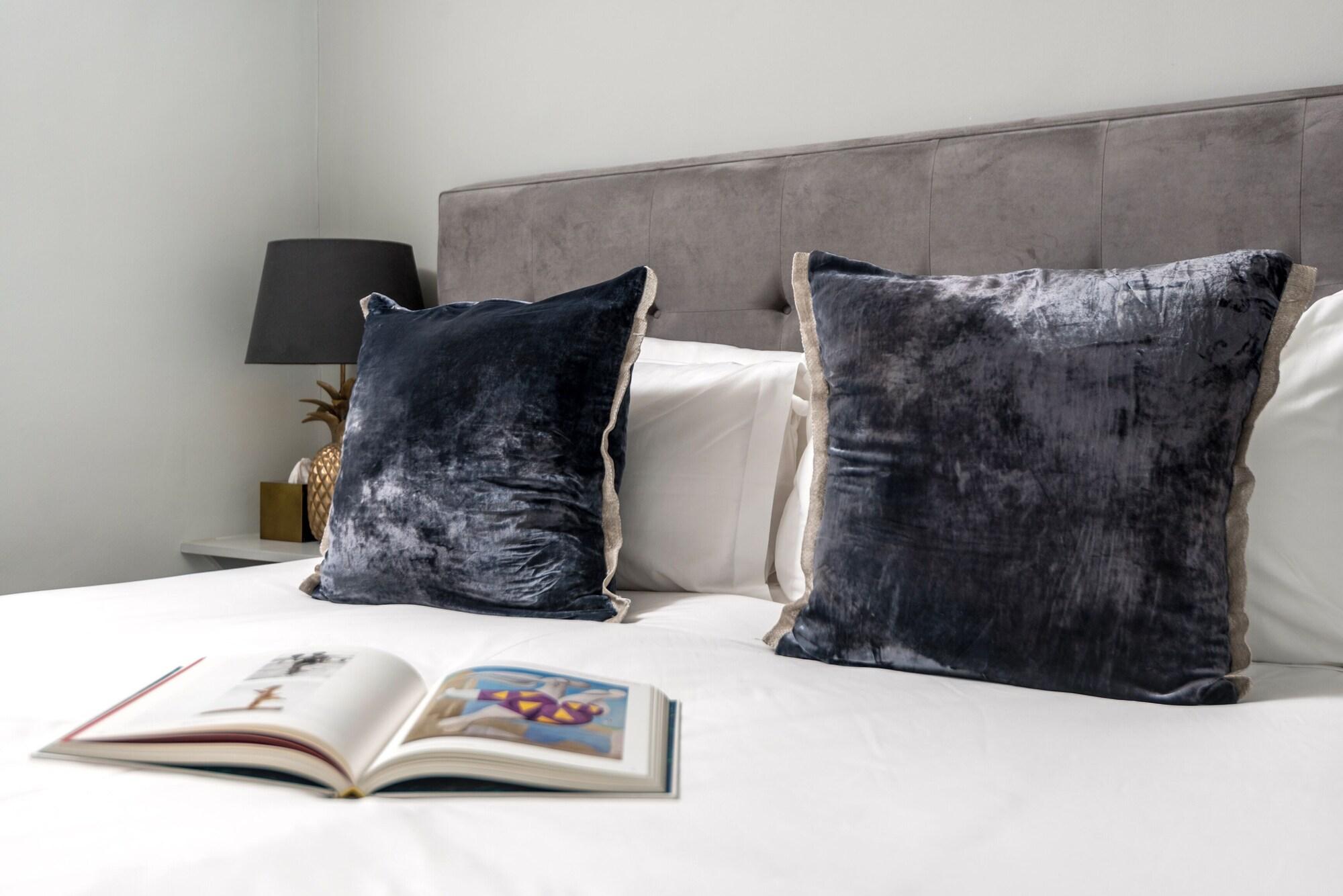 The Fox at Hurley by null