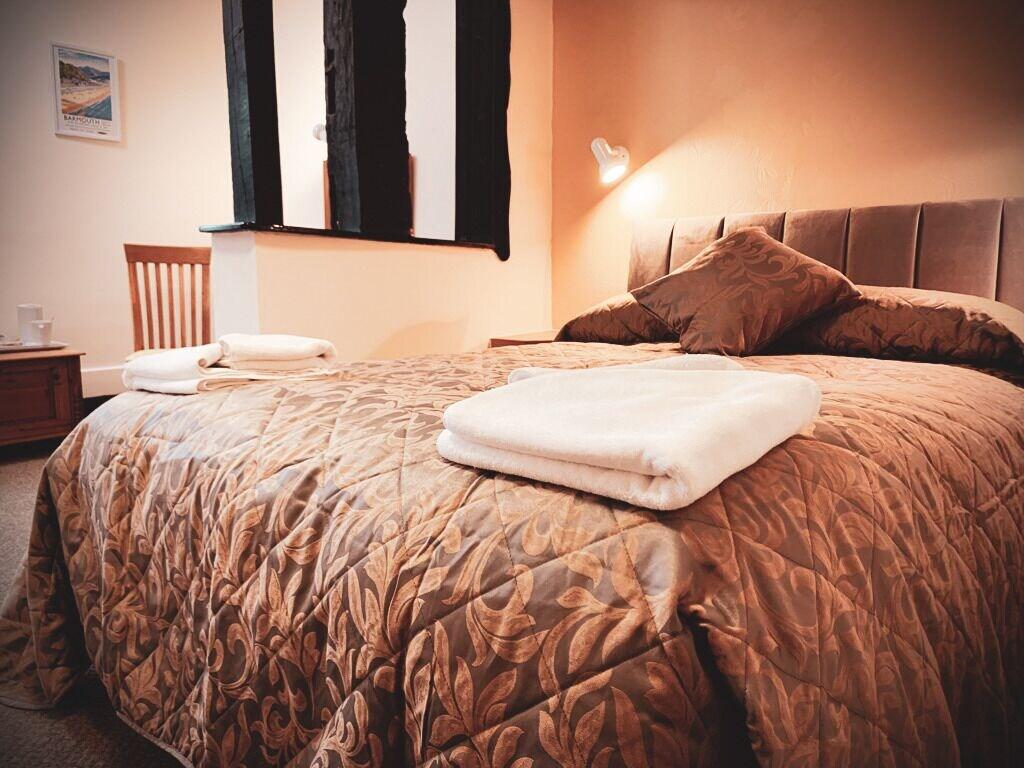 Cain Valley Hotel by null